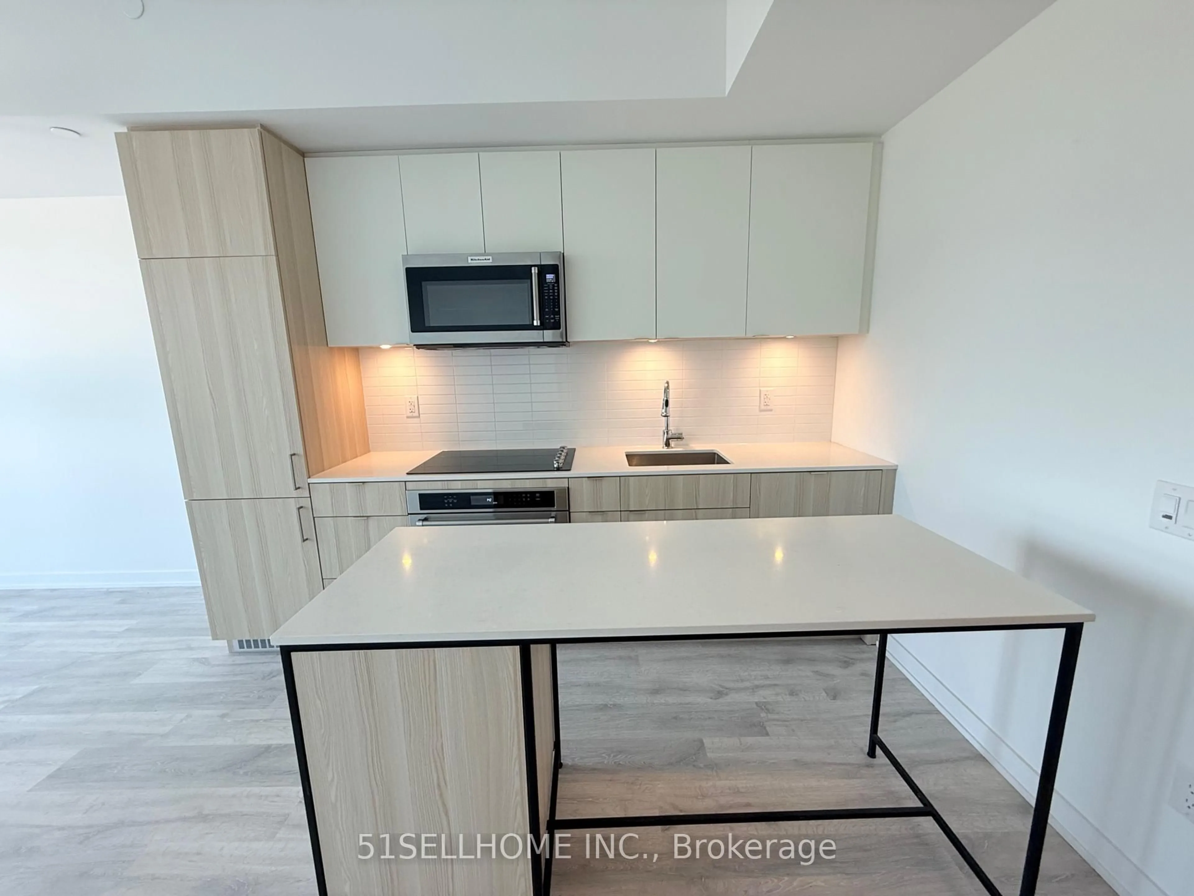 Unknown for 220 Missinnihe Way #TH104, Mississauga Ontario L5H 0A9