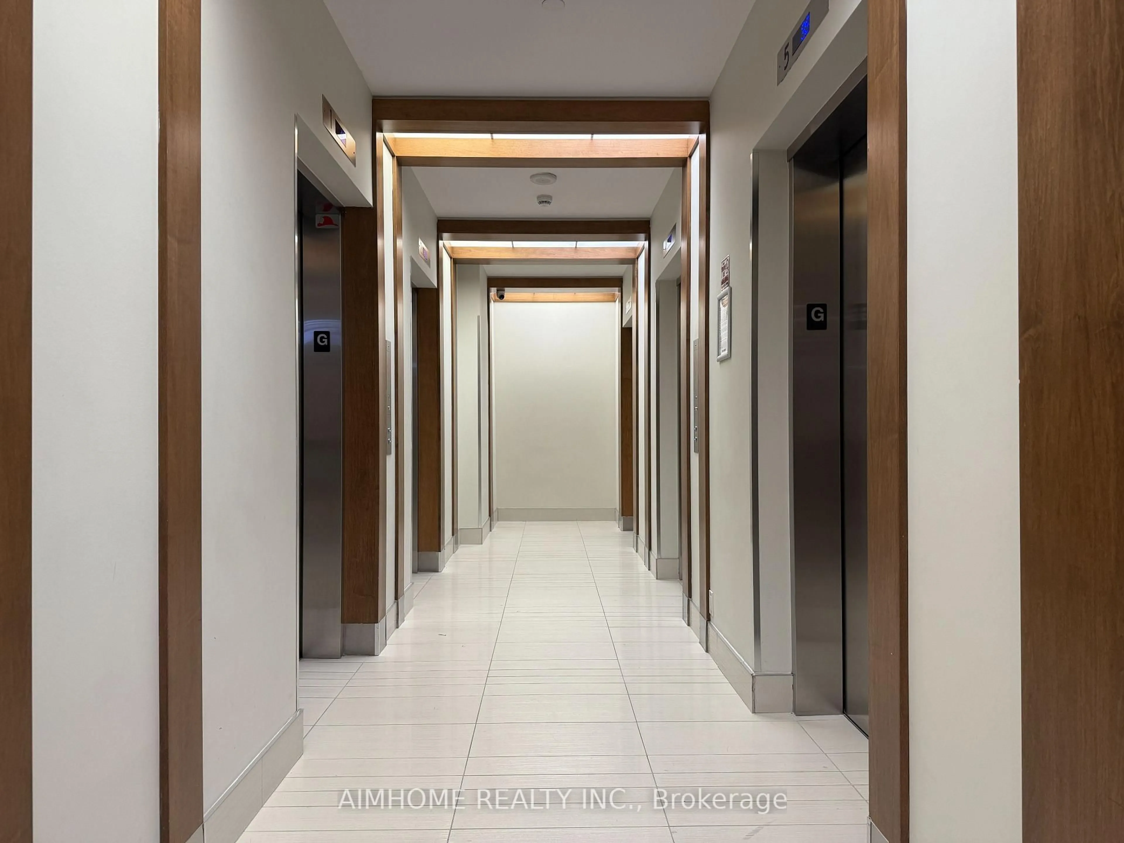 Indoor foyer for 2200 lake shore Blvd #4601, Toronto Ontario M8V 1A4