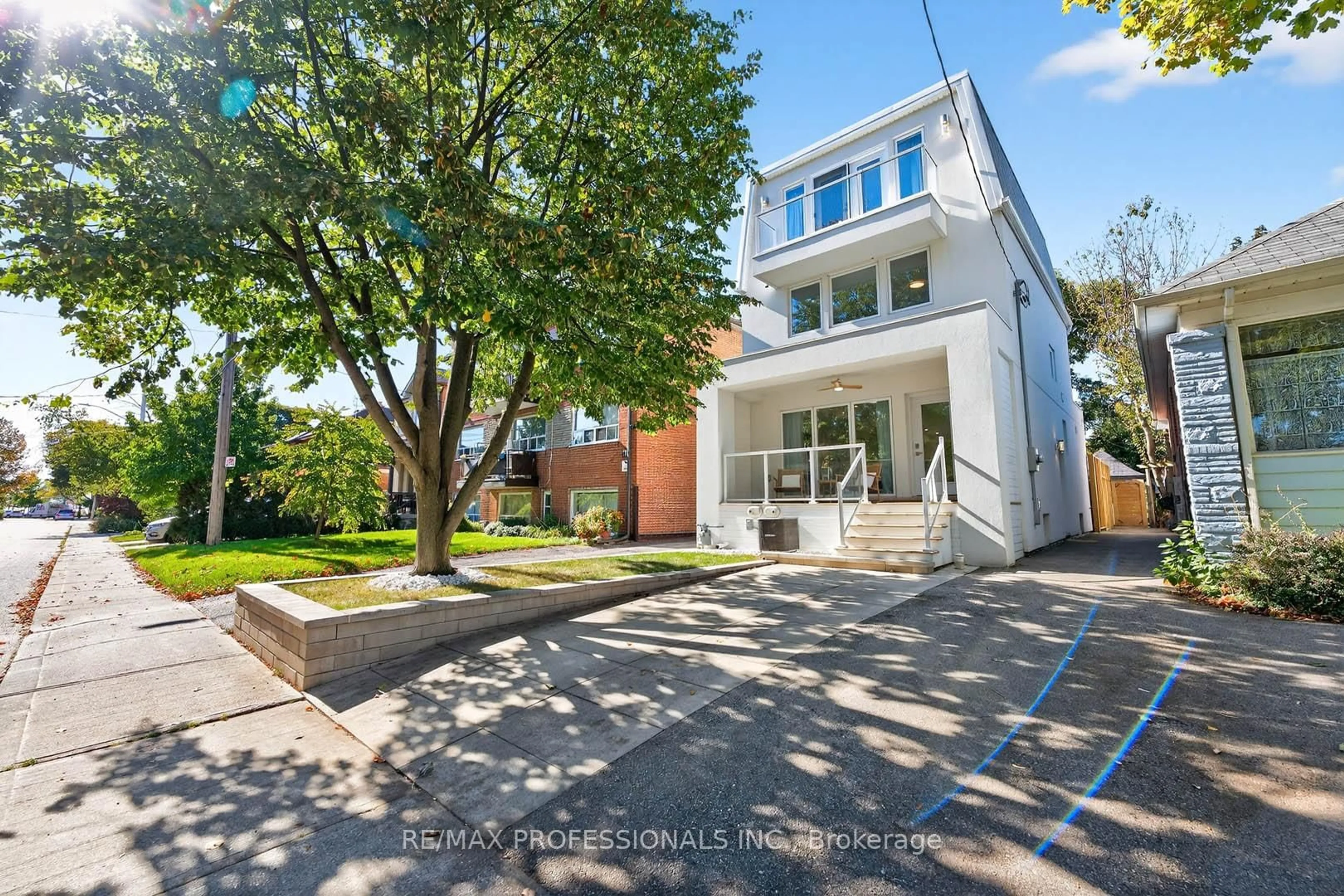 Home with brick exterior material, street for 22 Ninth St, Toronto Ontario M8V 3E3
