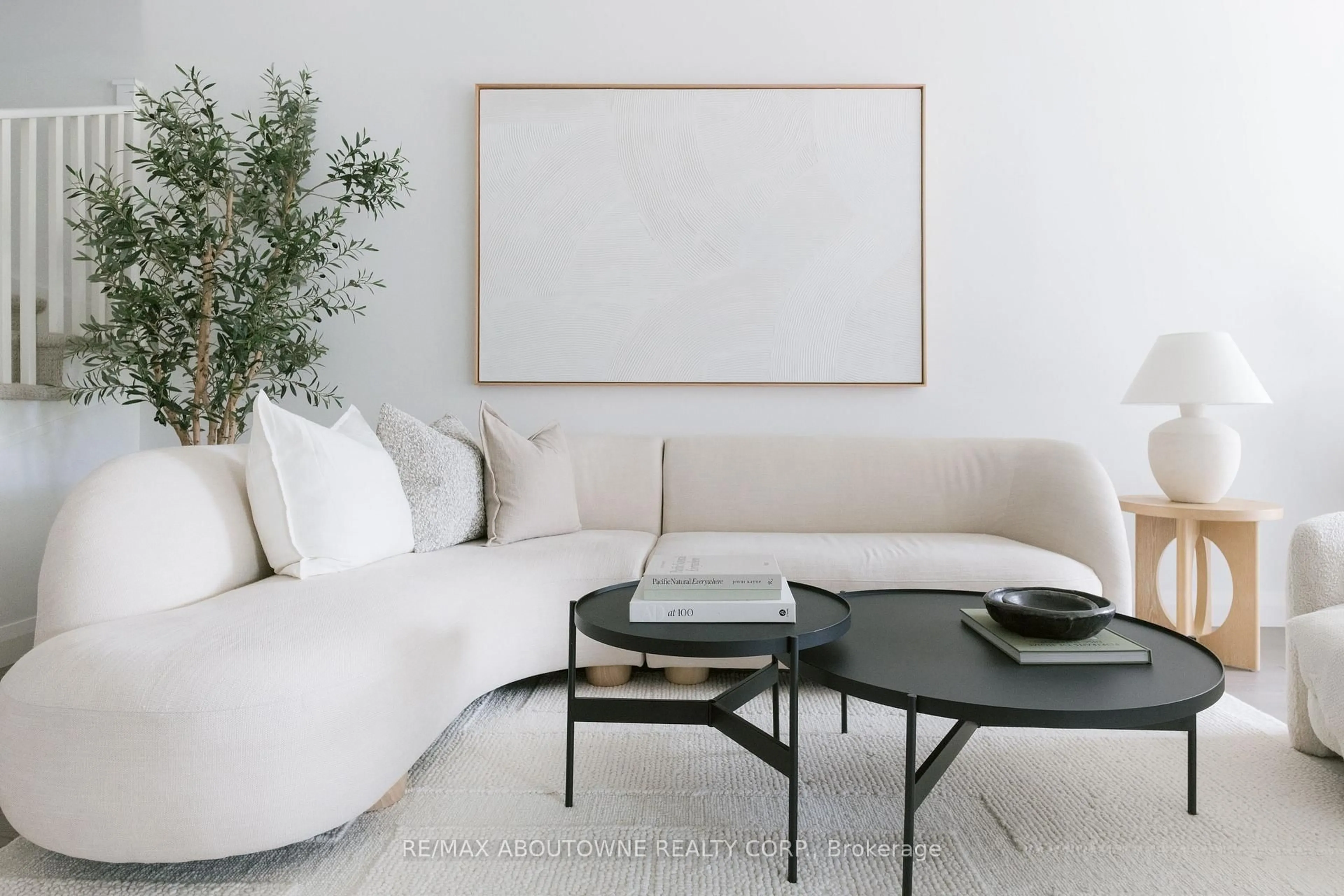 Living room with furniture, unknown for 2181 Oakpoint Rd, Oakville Ontario L6M 3N4