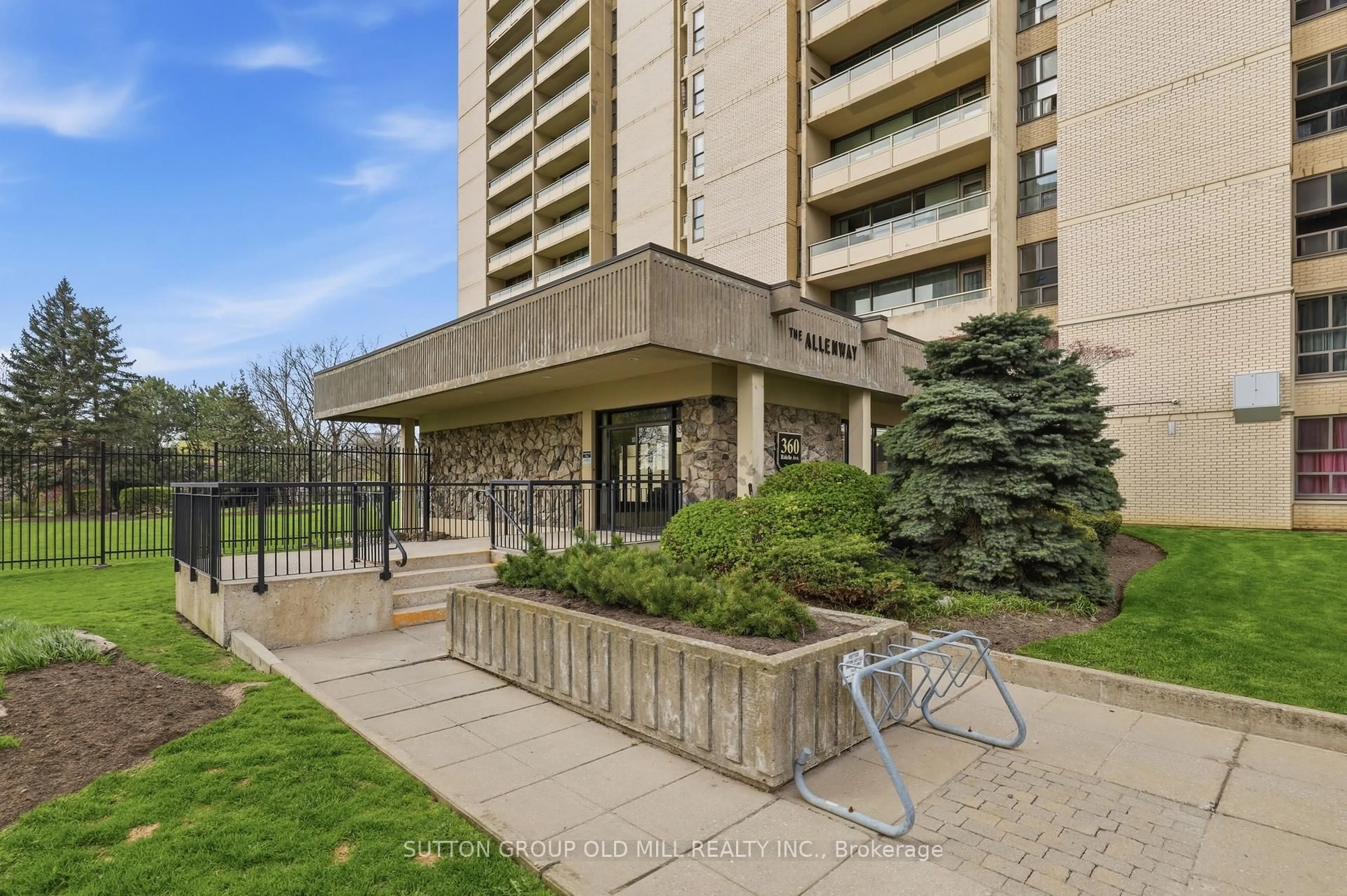 Unknown for 360 Ridelle Ave #1801, Toronto Ontario M6B 1K1
