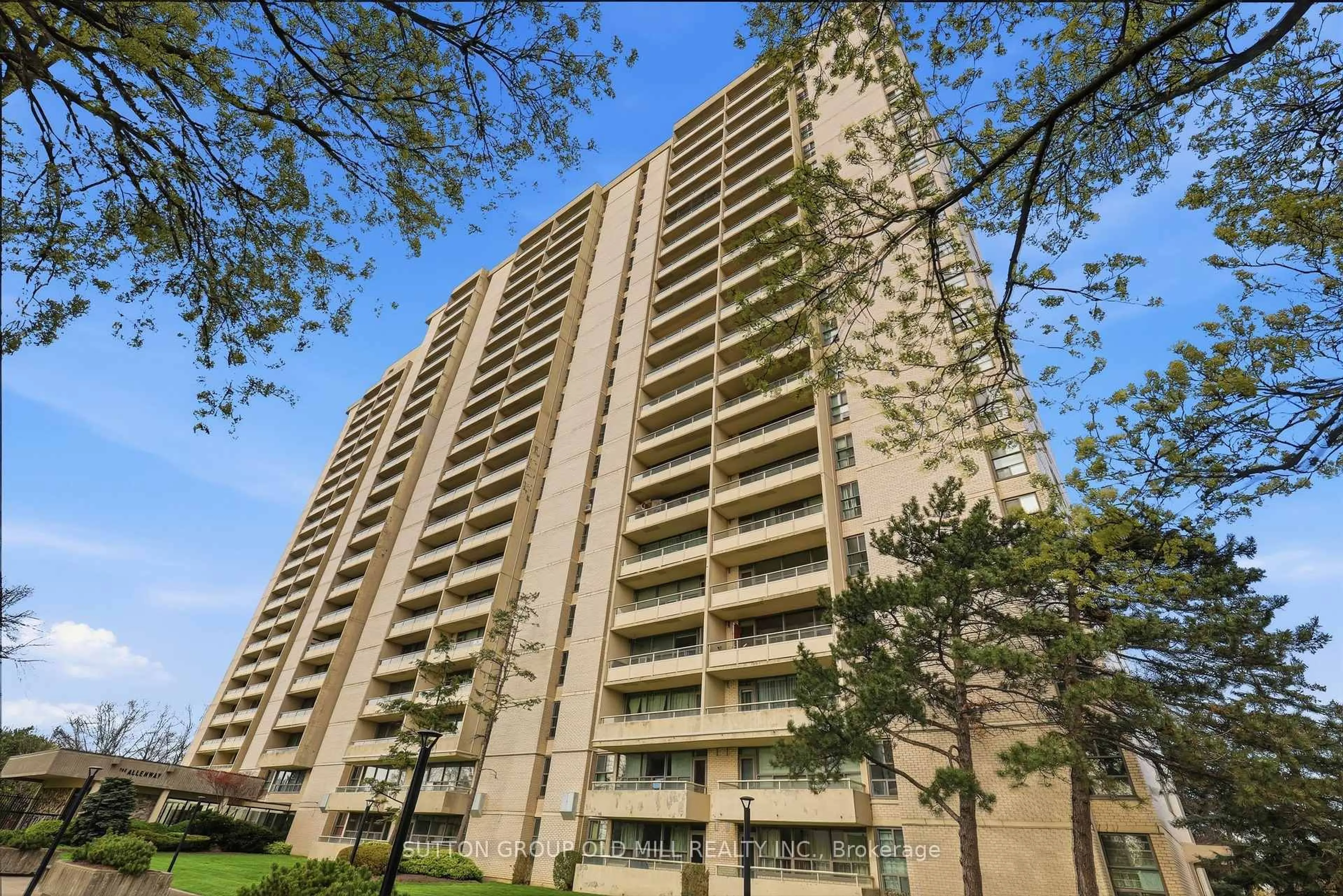 Patio, building for 360 Ridelle Ave #1801, Toronto Ontario M6B 1K1