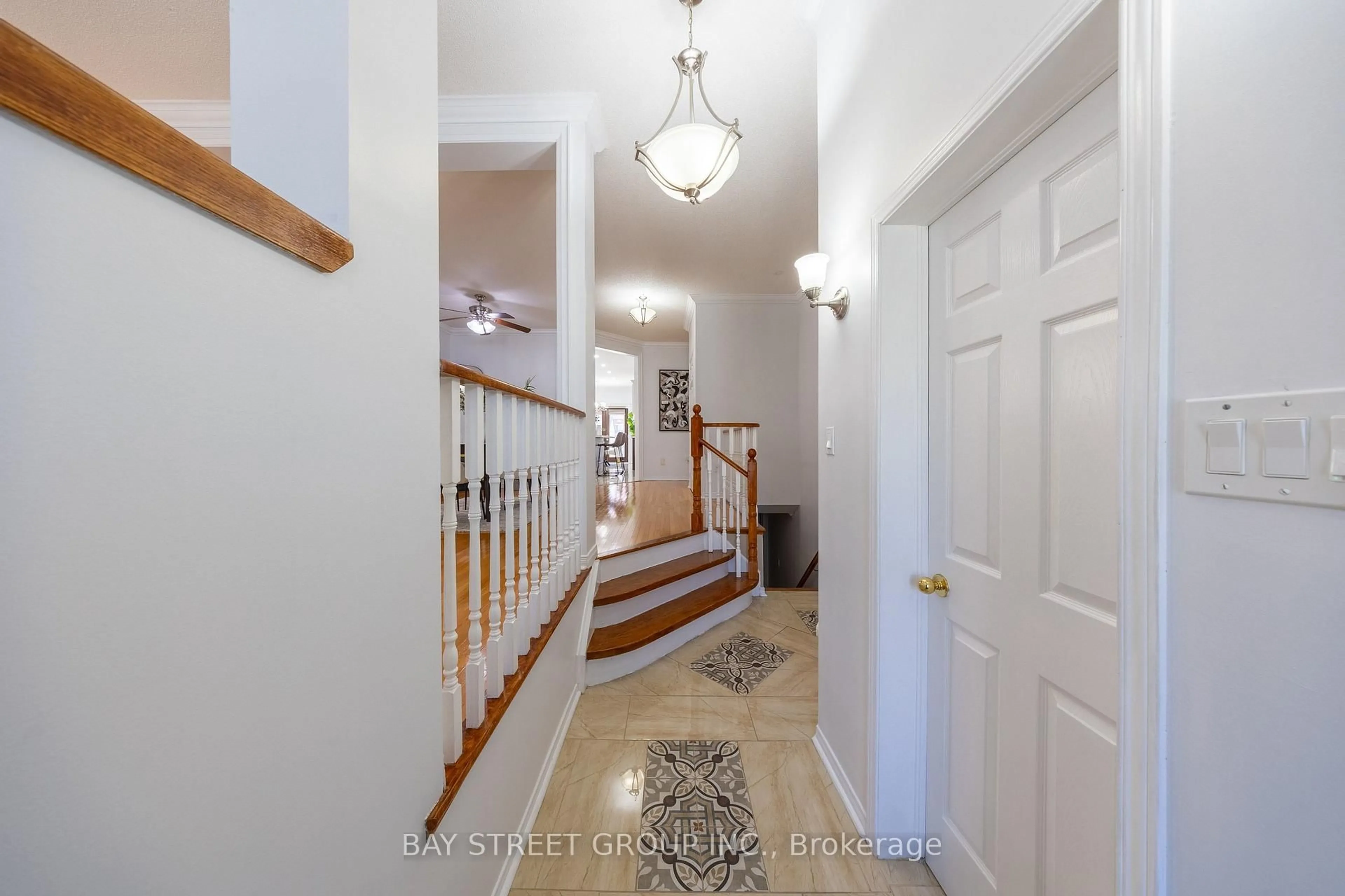 Indoor entryway for 7 Orchid Dr, Brampton Ontario L7A 1M4