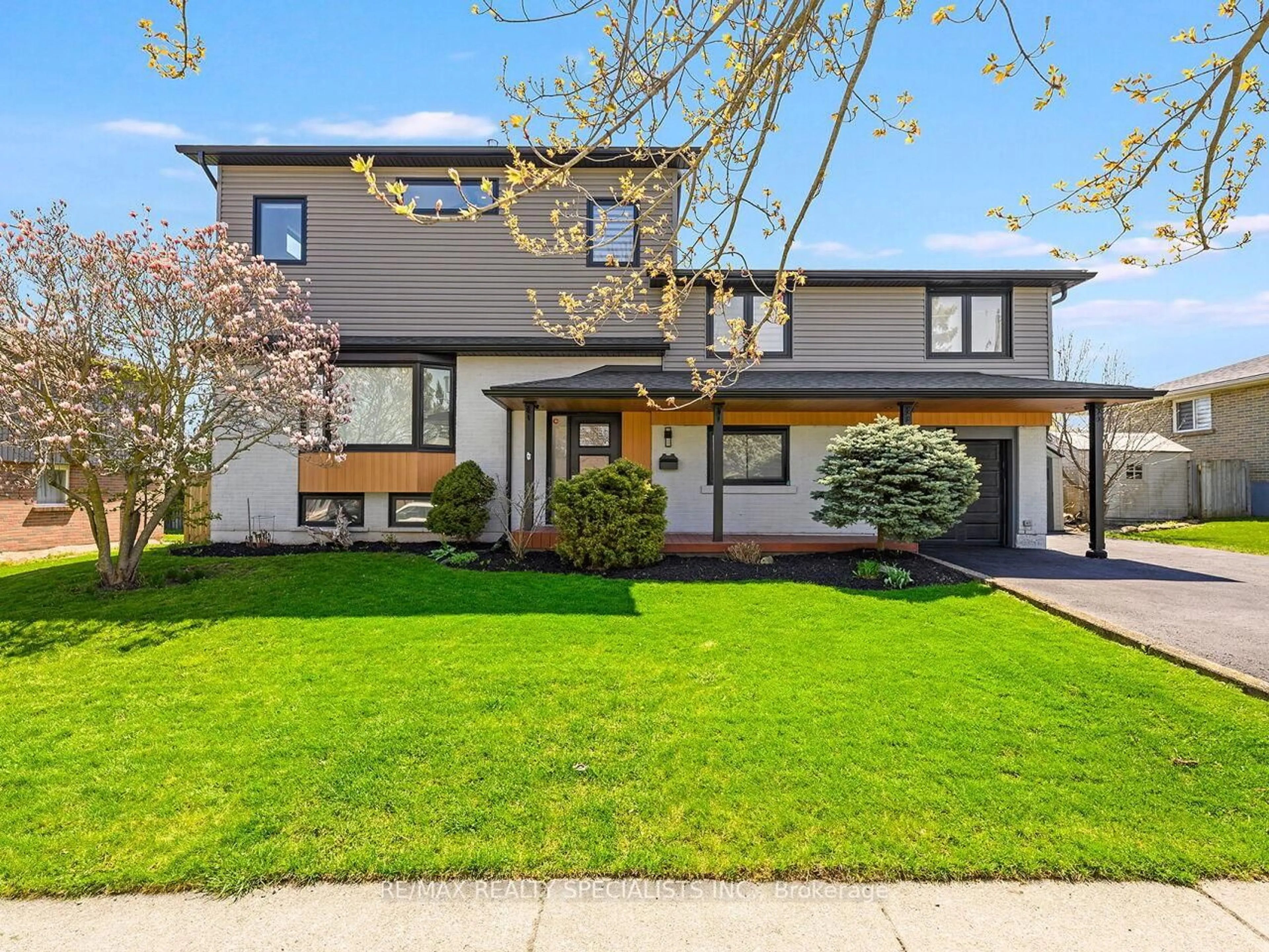 Home with vinyl exterior material, street for 64 Joycelyn Cres, Halton Hills Ontario L7G 2S4