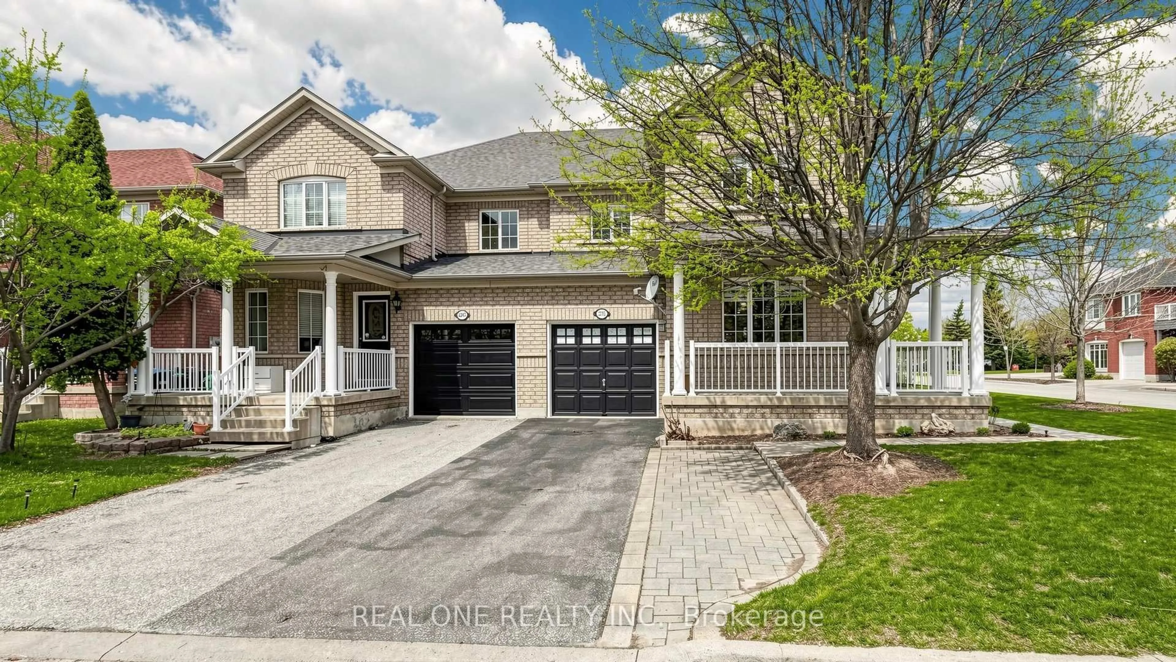 Home with brick exterior material, street for 3265 Springrun Way, Mississauga Ontario L5M 6T1