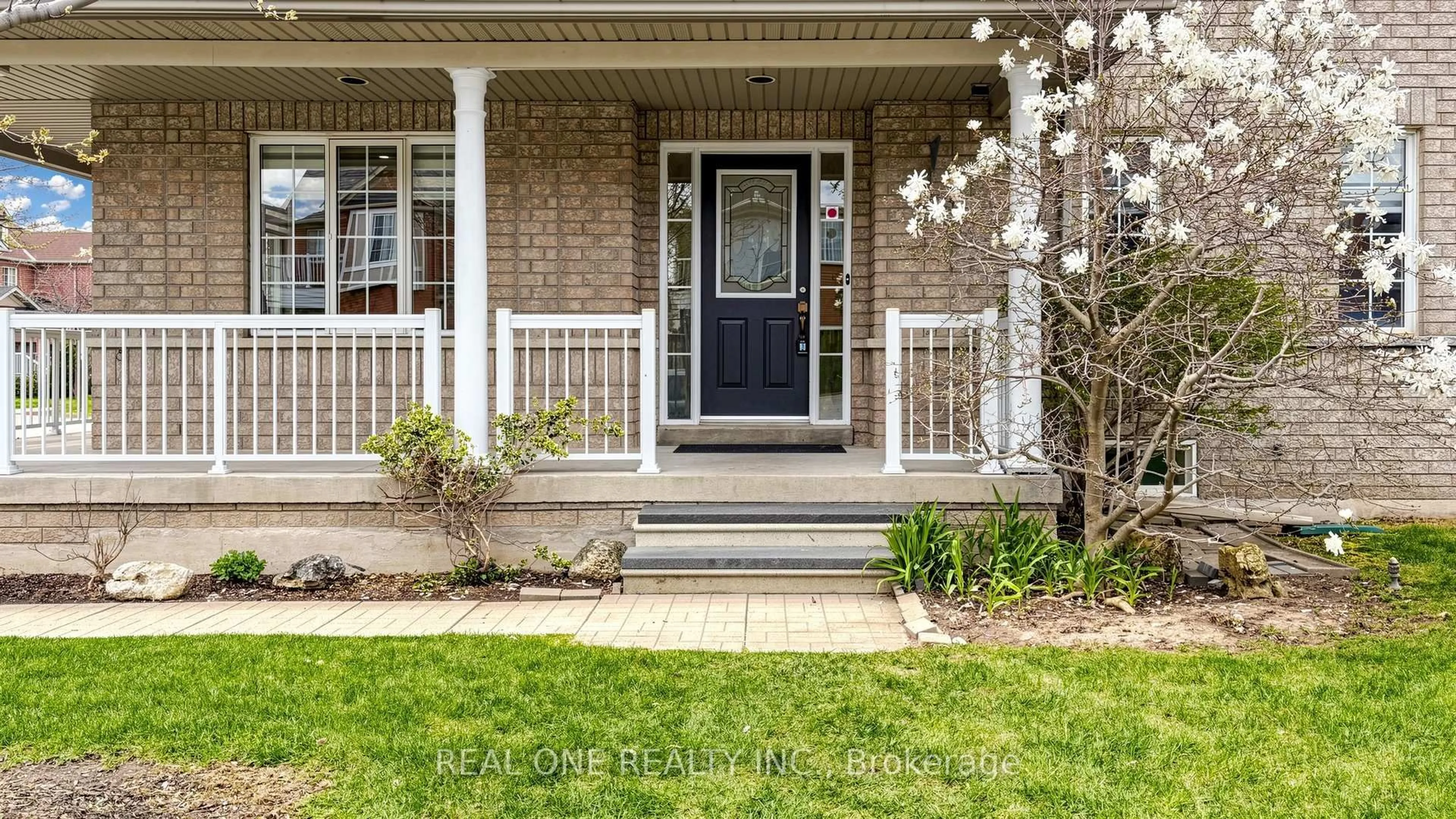 Home with brick exterior material, street for 3265 Springrun Way, Mississauga Ontario L5M 6T1