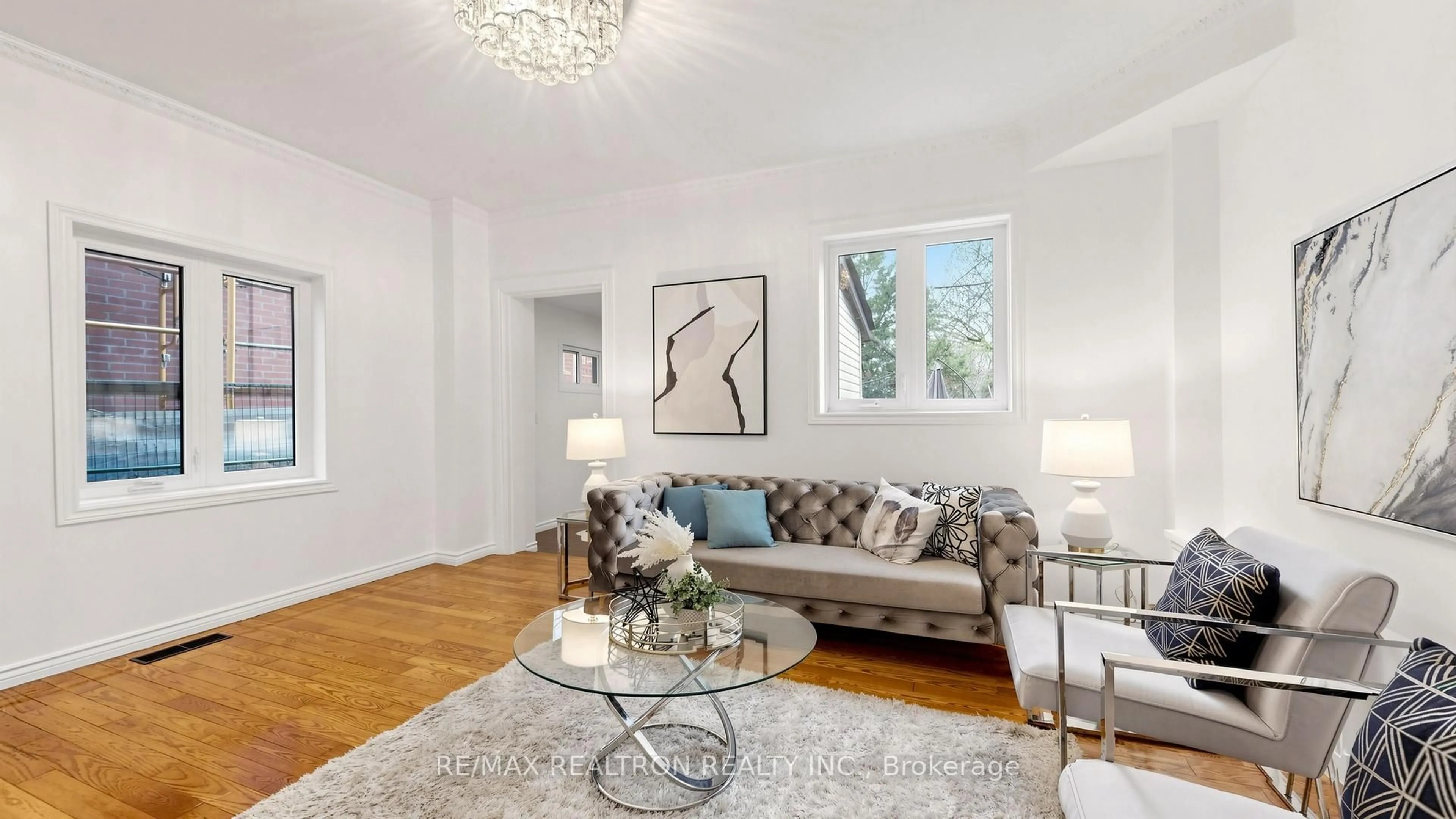 Living room with furniture, unknown for 318 Westmoreland Ave, Toronto Ontario M6H 3A5