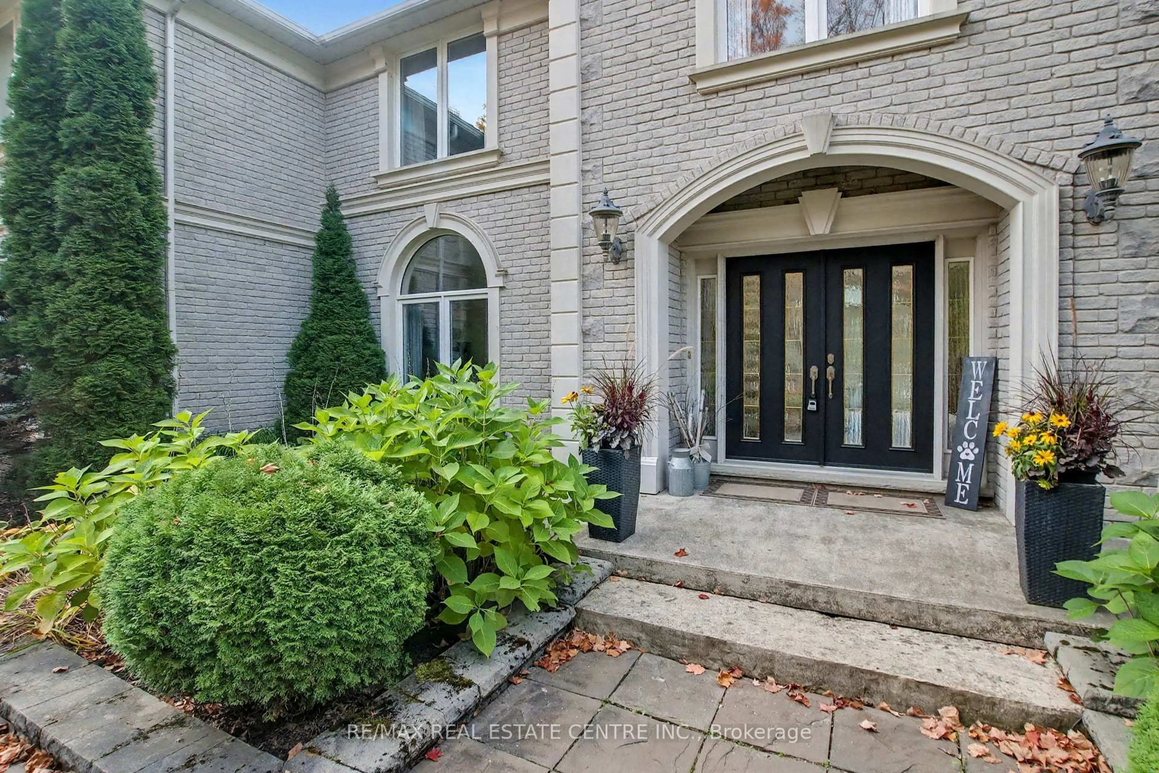 Unknown for 4220 Ennisclare Dr, Milton Ontario N0B 2K0