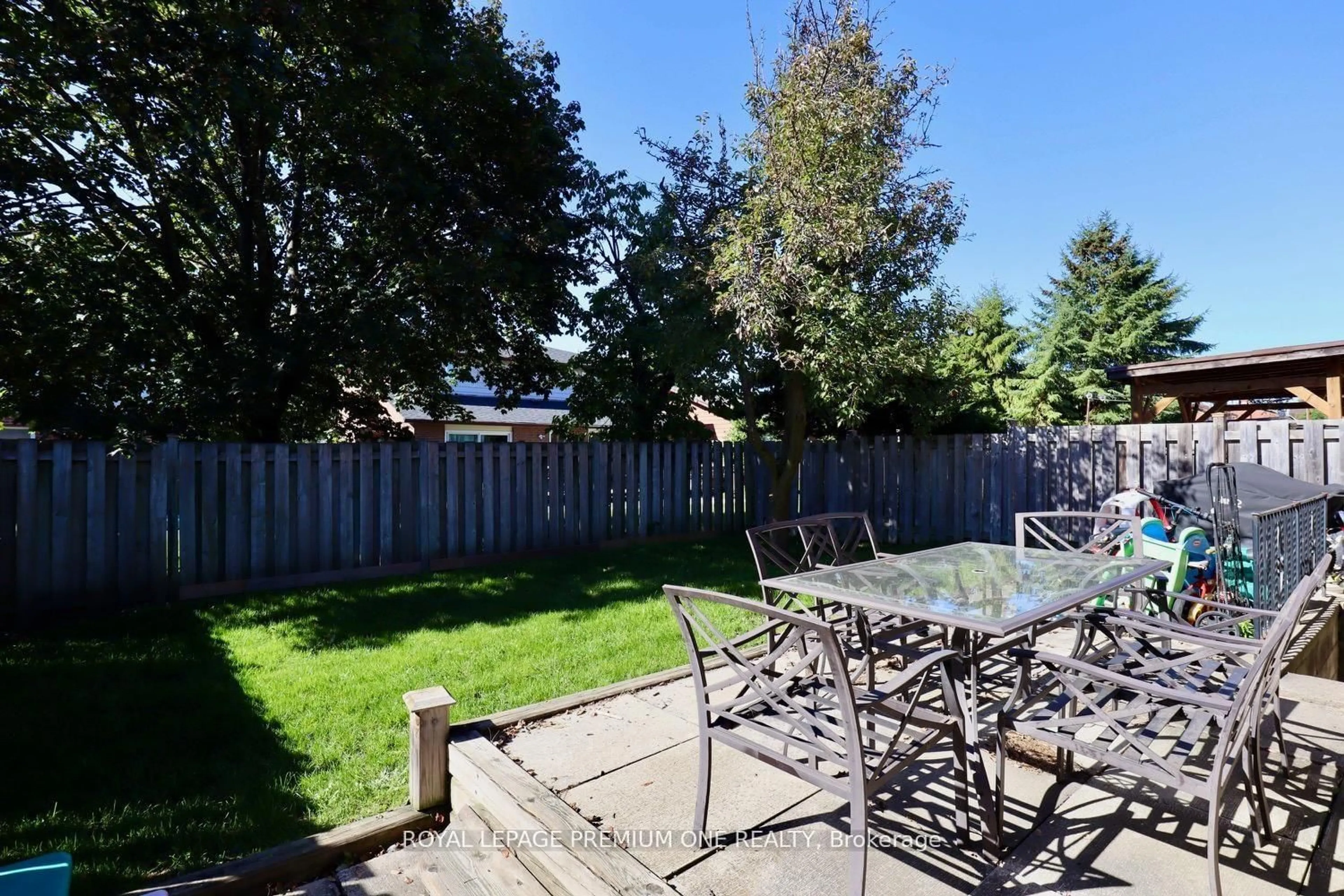 Patio, street for 26 Royal Salisbury Way, Brampton Ontario L6V 3J6