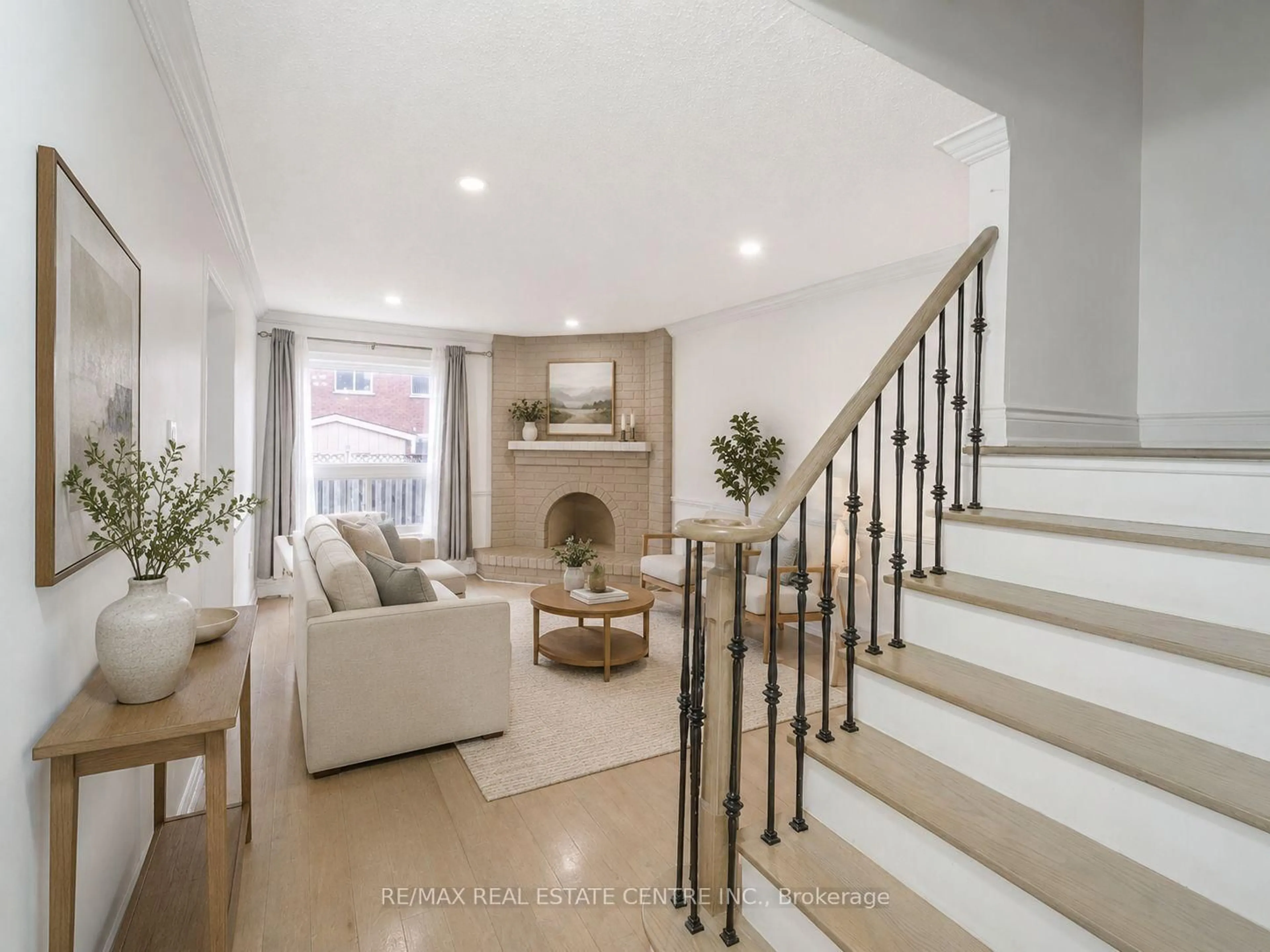 Living room with furniture, unknown for 36 Kentucky Dr, Brampton Ontario L6Y 4E9