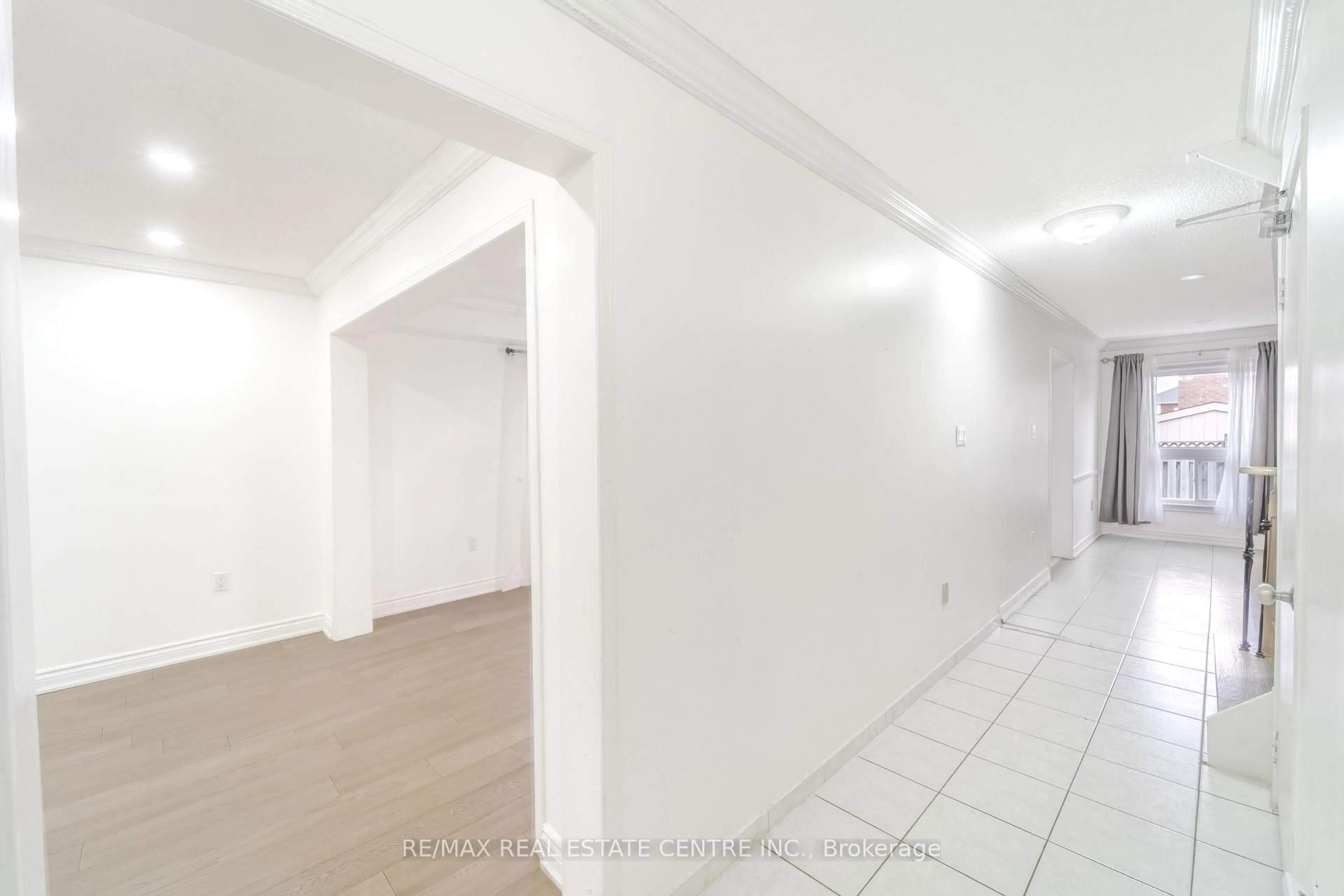A pic of a room for 36 Kentucky Dr, Brampton Ontario L6Y 4E9