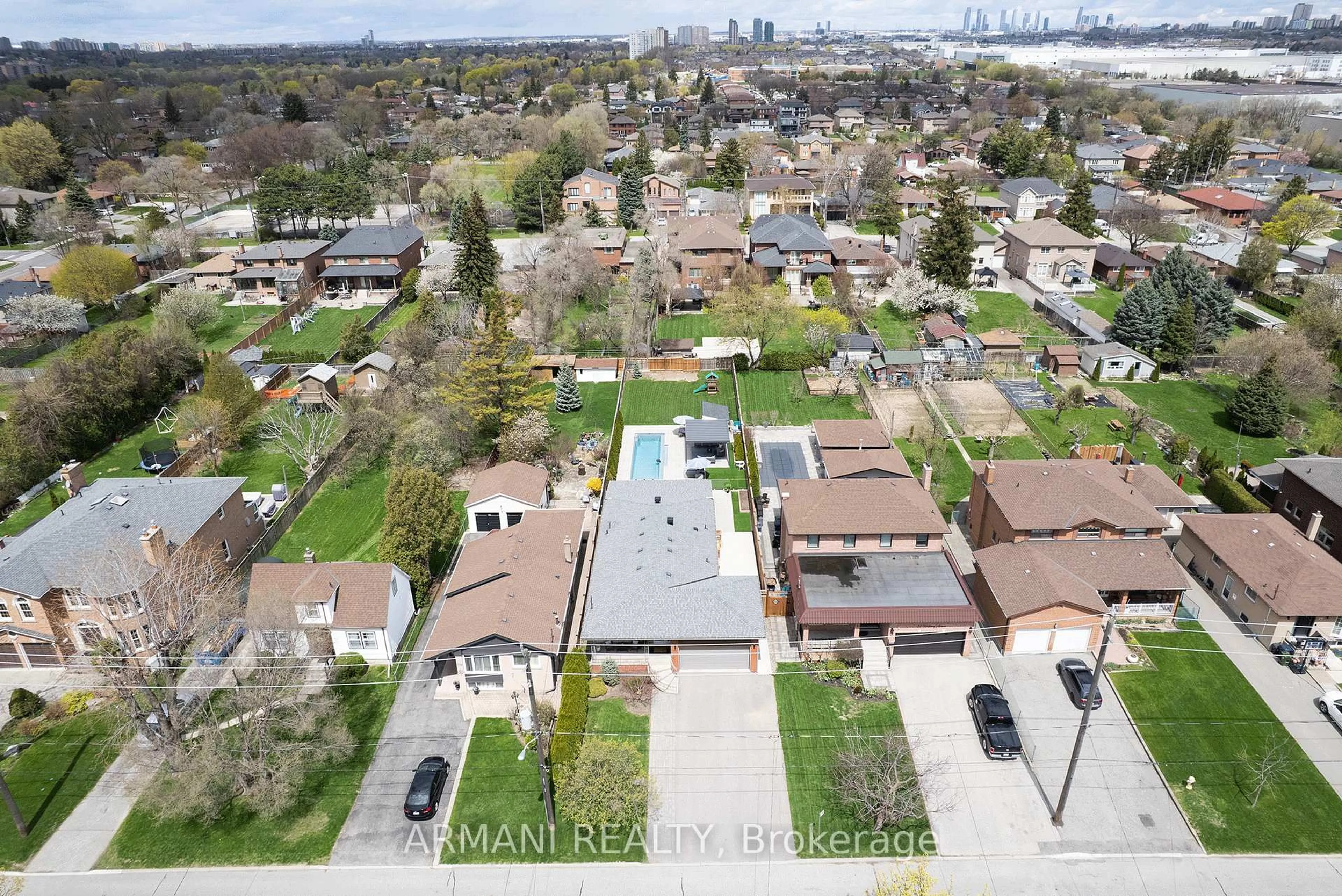 A pic from outside/outdoor area/front of a property/back of a property/a pic from drone, unknown for 80 Wallasey Ave, Toronto Ontario M9M 1E4