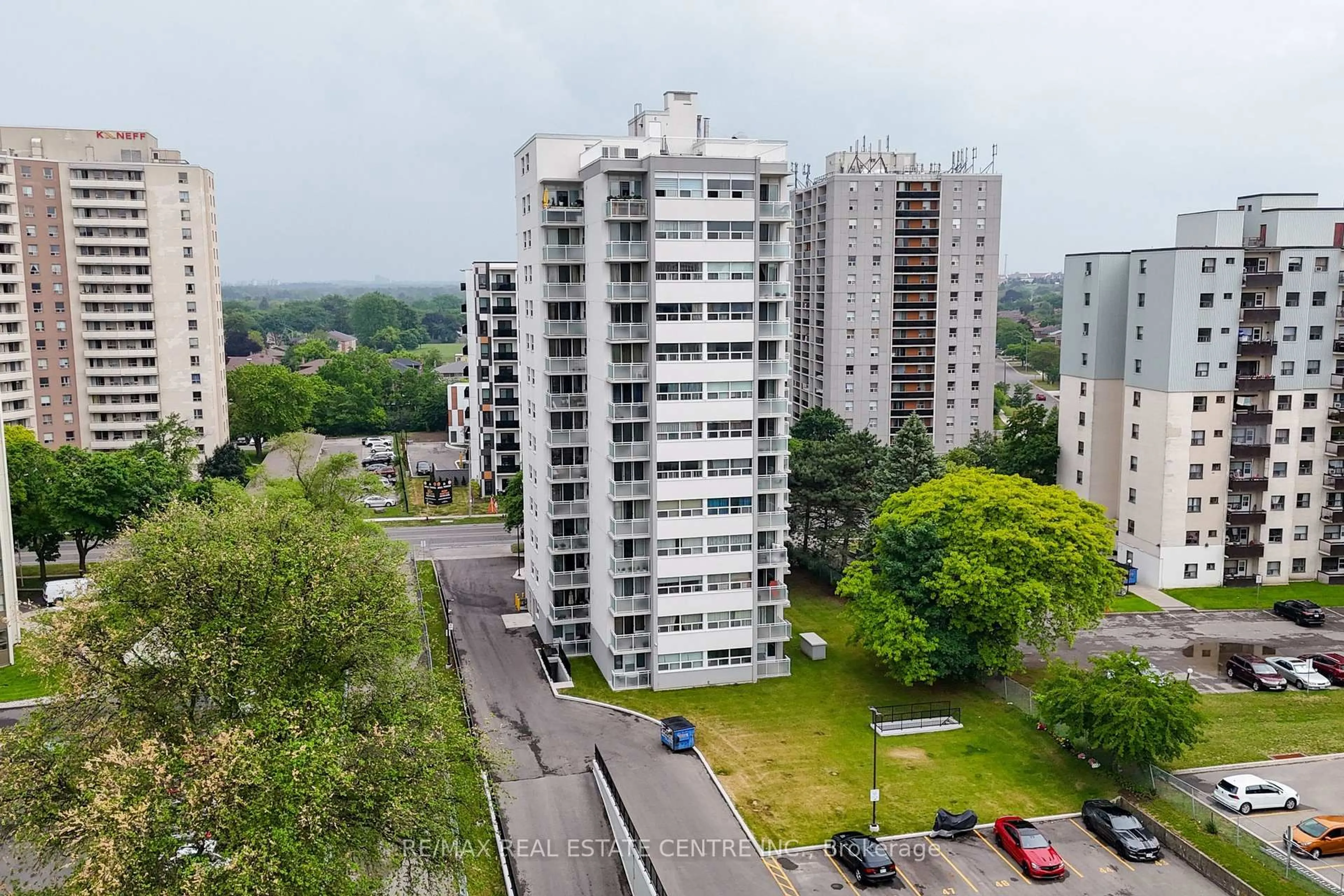 A pic from outside/outdoor area/front of a property/back of a property/a pic from drone, city buildings view from balcony for 2345 Confederation Pkwy #1202, Mississauga Ontario L5B 2H3