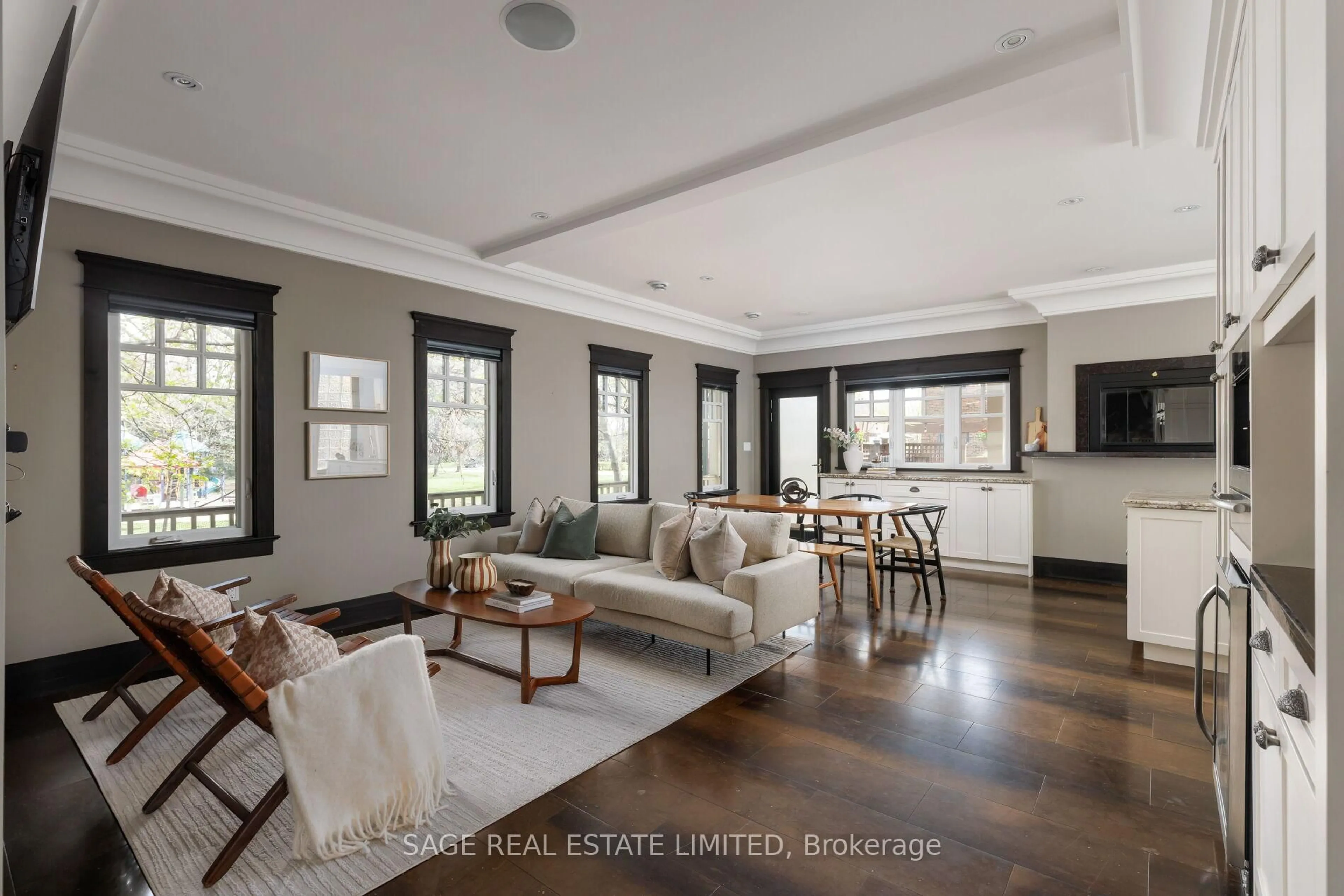 Living room with furniture, unknown for 39 Loyalist Rd, Toronto Ontario M9A 3P2