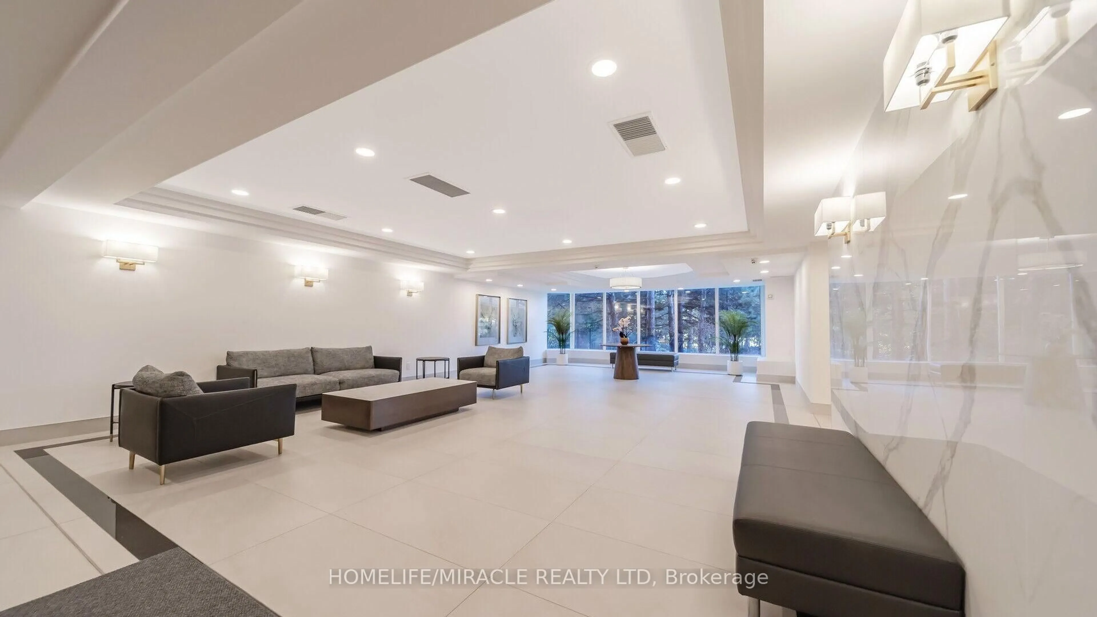 Lobby for 22 Hanover Rd #510, Brampton Ontario L6S 5K7