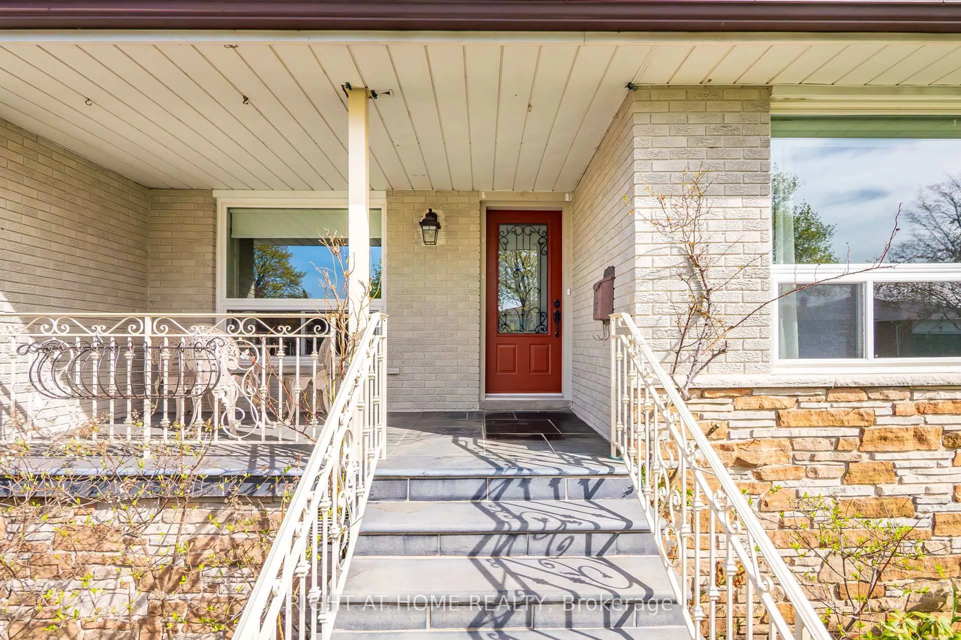 Unknown for 304 Ulric Cres, Oakville Ontario L6K 3R2