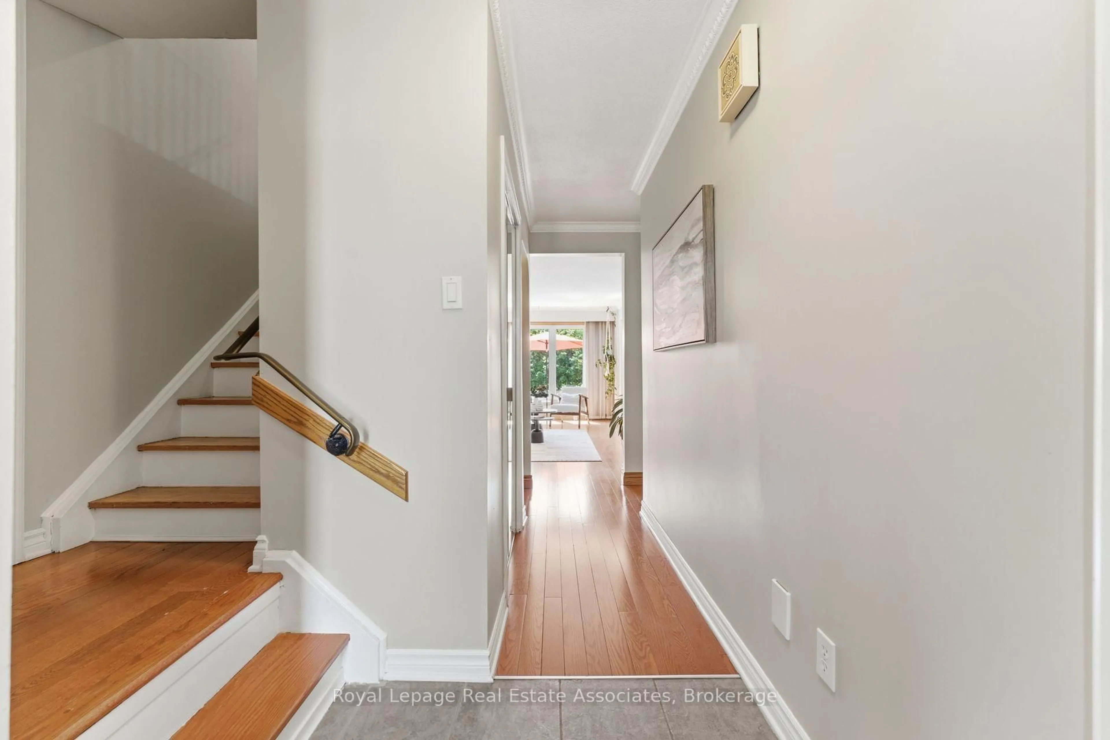 Indoor entryway for 1616 Haig Blvd #5, Mississauga Ontario L5E 3C9