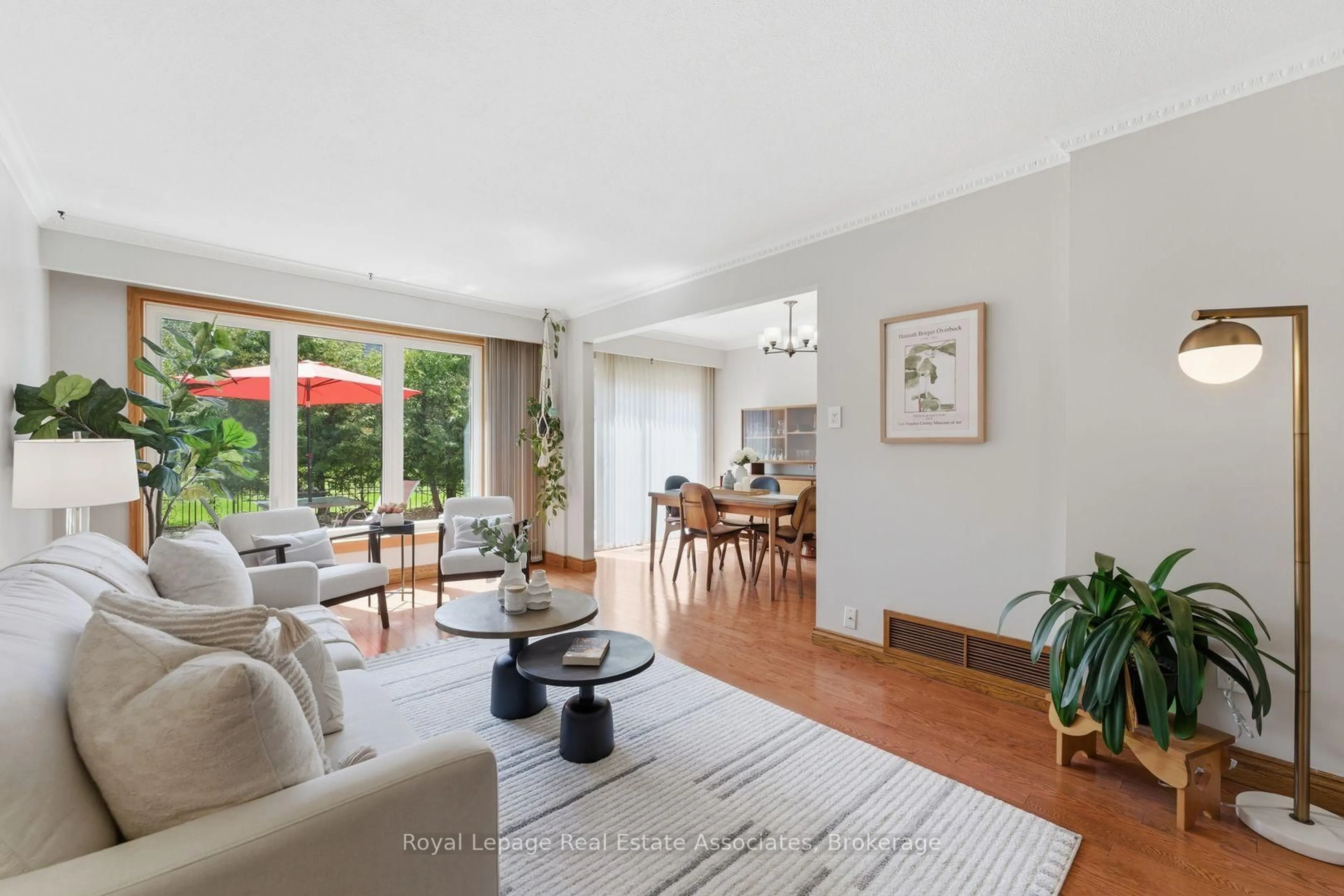 Living room with furniture, unknown for 1616 Haig Blvd #5, Mississauga Ontario L5E 3C9