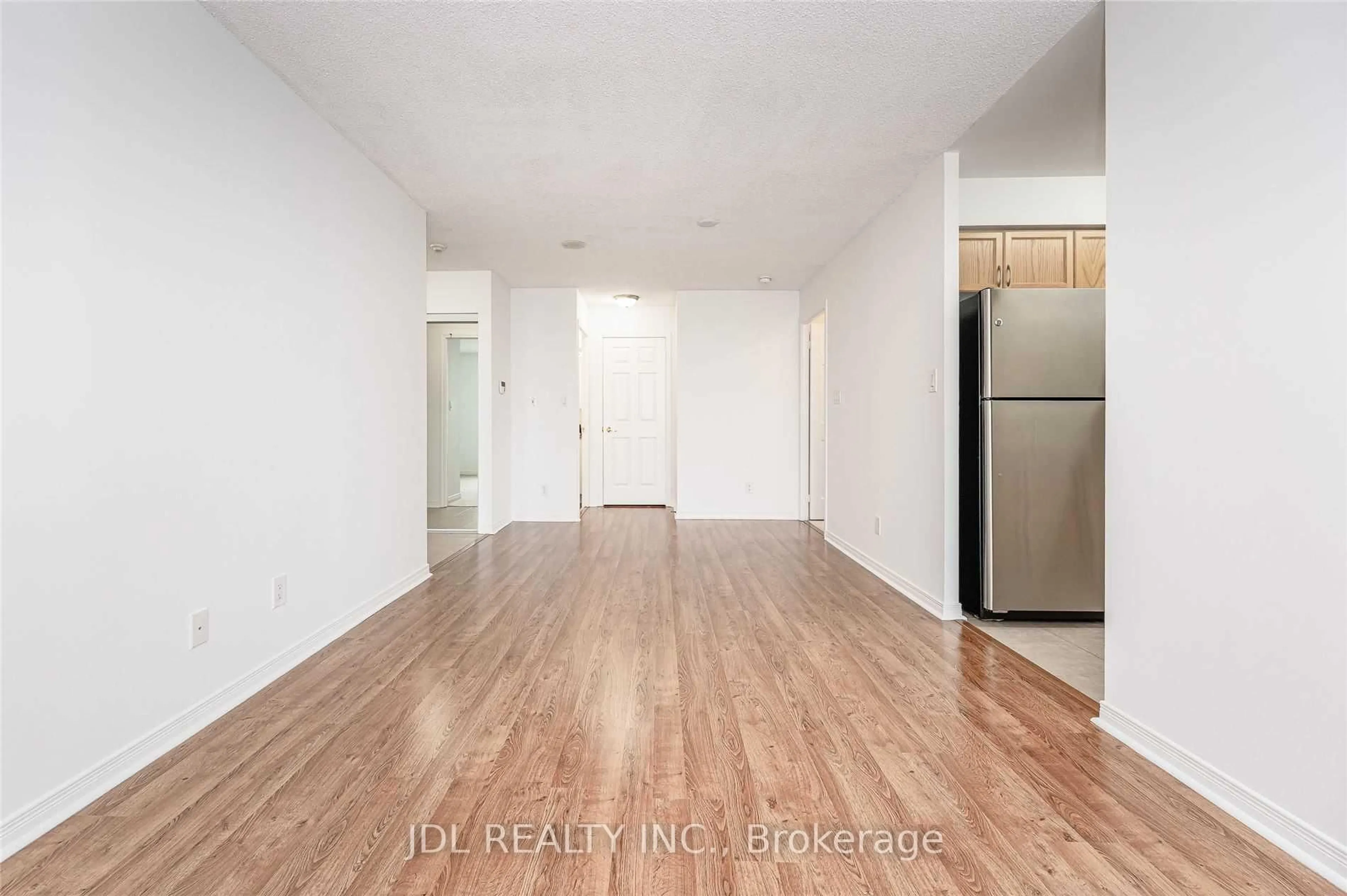 A pic of a room for 4850 Glen Erin Dr #1703, Mississauga Ontario L5M 7S1