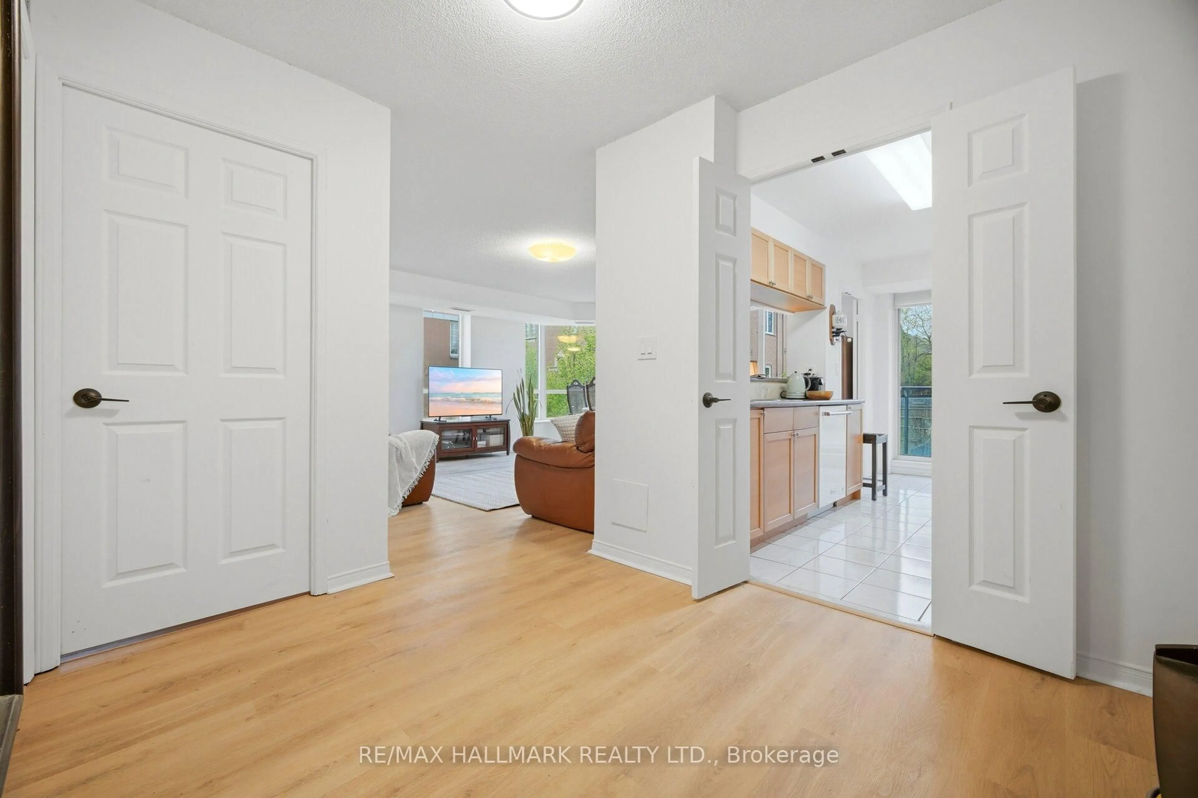 Indoor entryway for 190 Manitoba St #209, Toronto Ontario M8Y 4G7