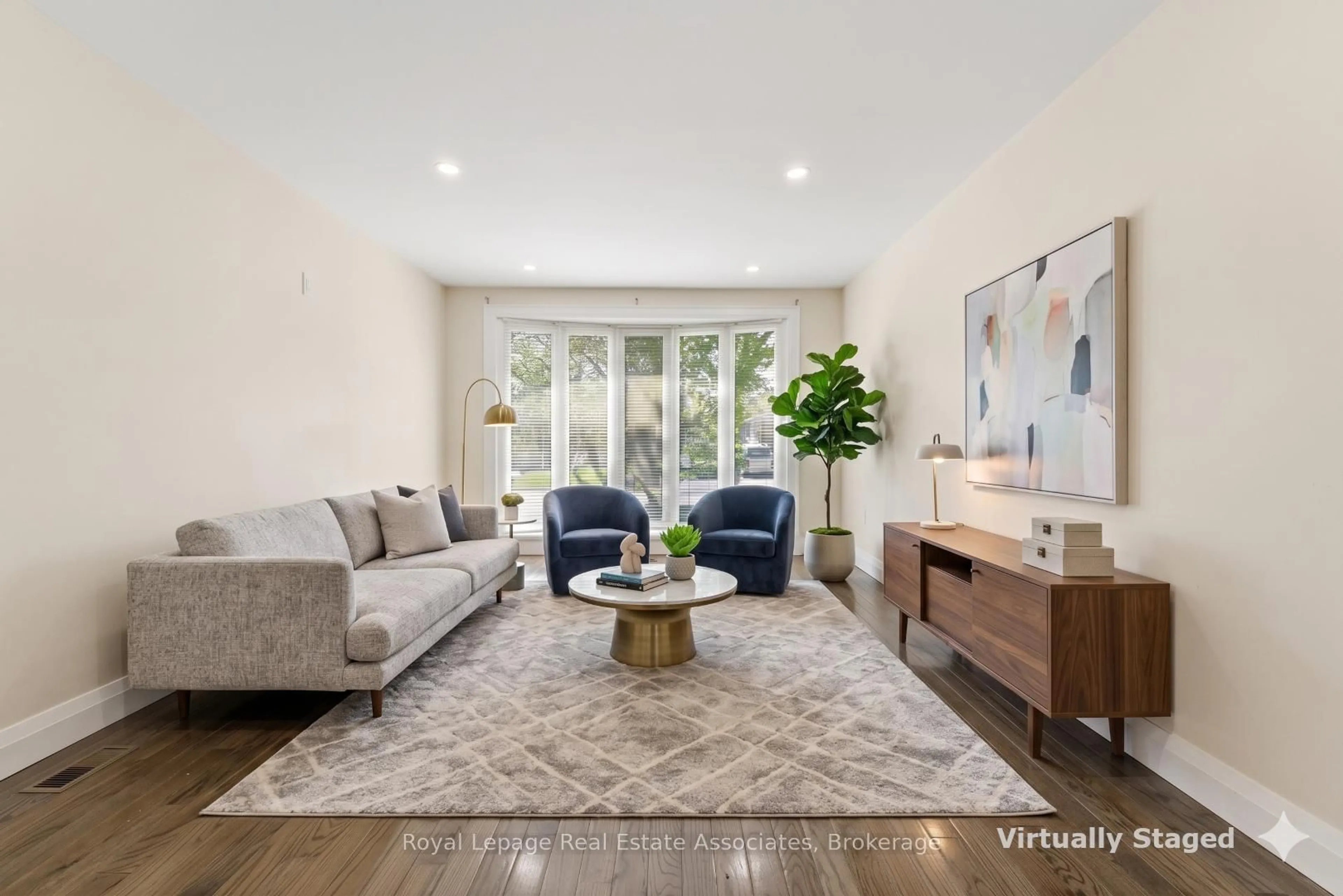 Living room with furniture, unknown for 2362 Greenbank Tr, Burlington Ontario L7P 3S8