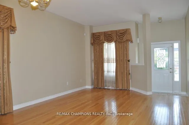 104 Masters Green Cres, Brampton 4