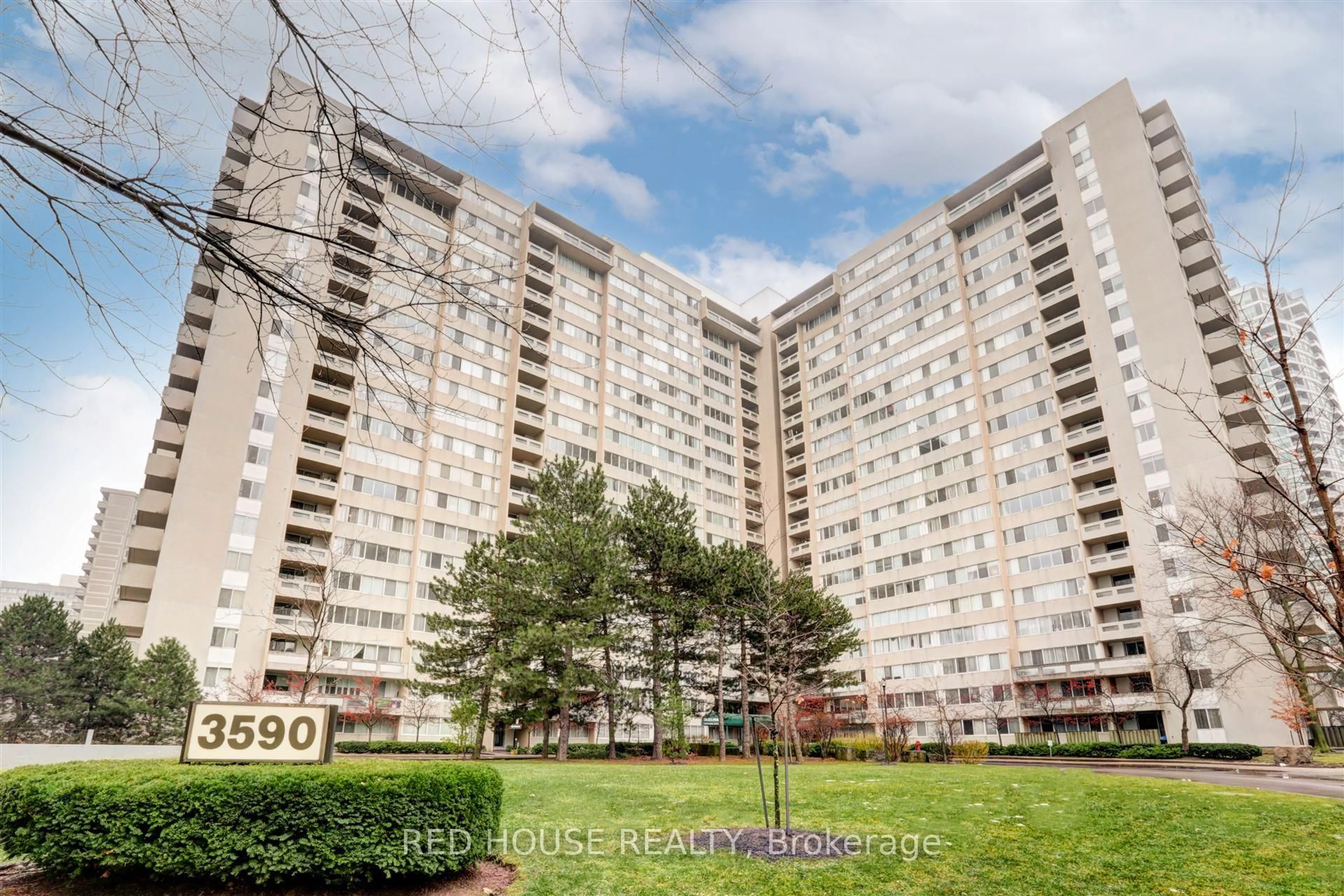 A pic from outside/outdoor area/front of a property/back of a property/a pic from drone, unknown for 3590 Kaneff Cres #705, Mississauga Ontario L5A 3X3