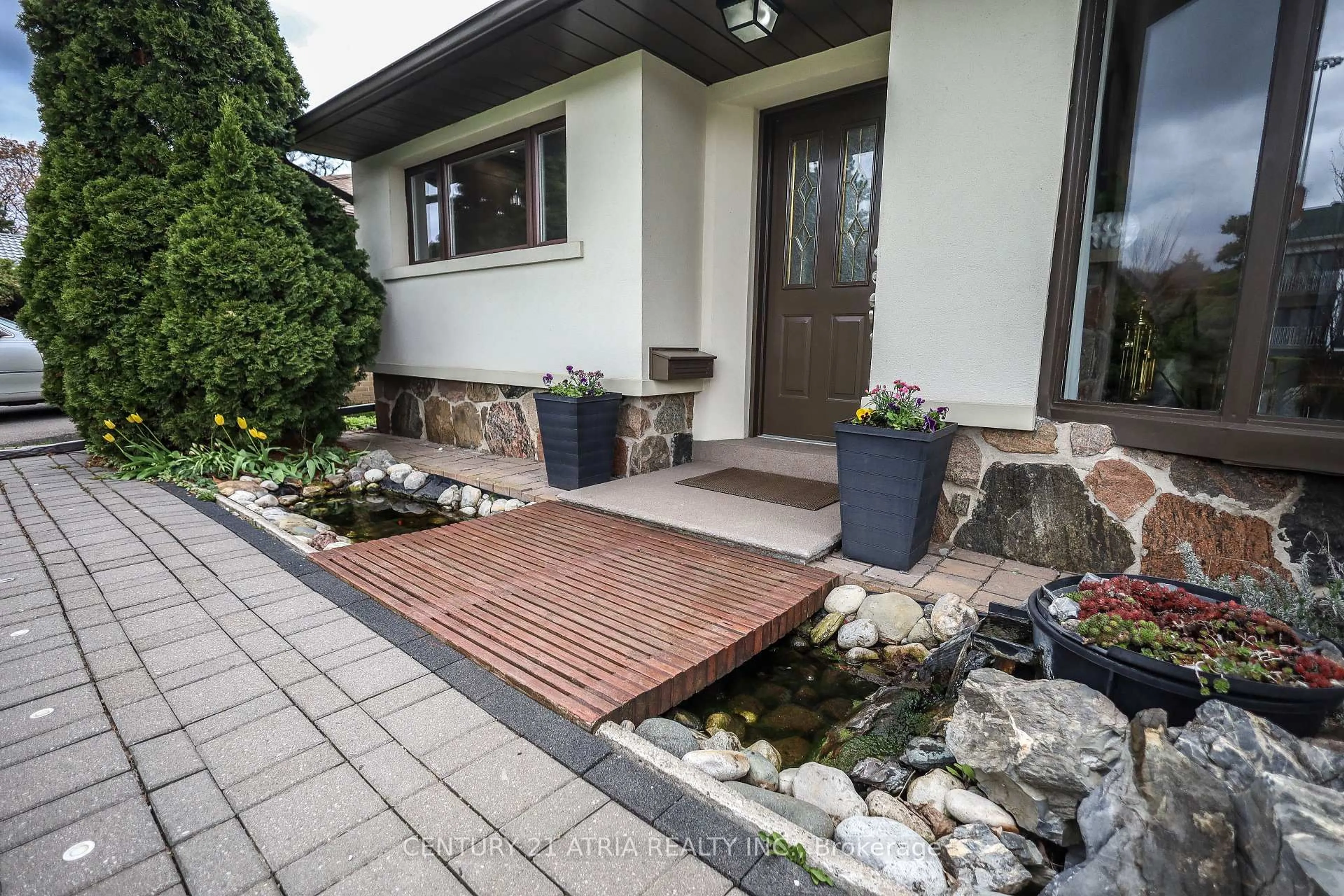 Patio, street for 254 The West Mall, Toronto Ontario M9C 1C5