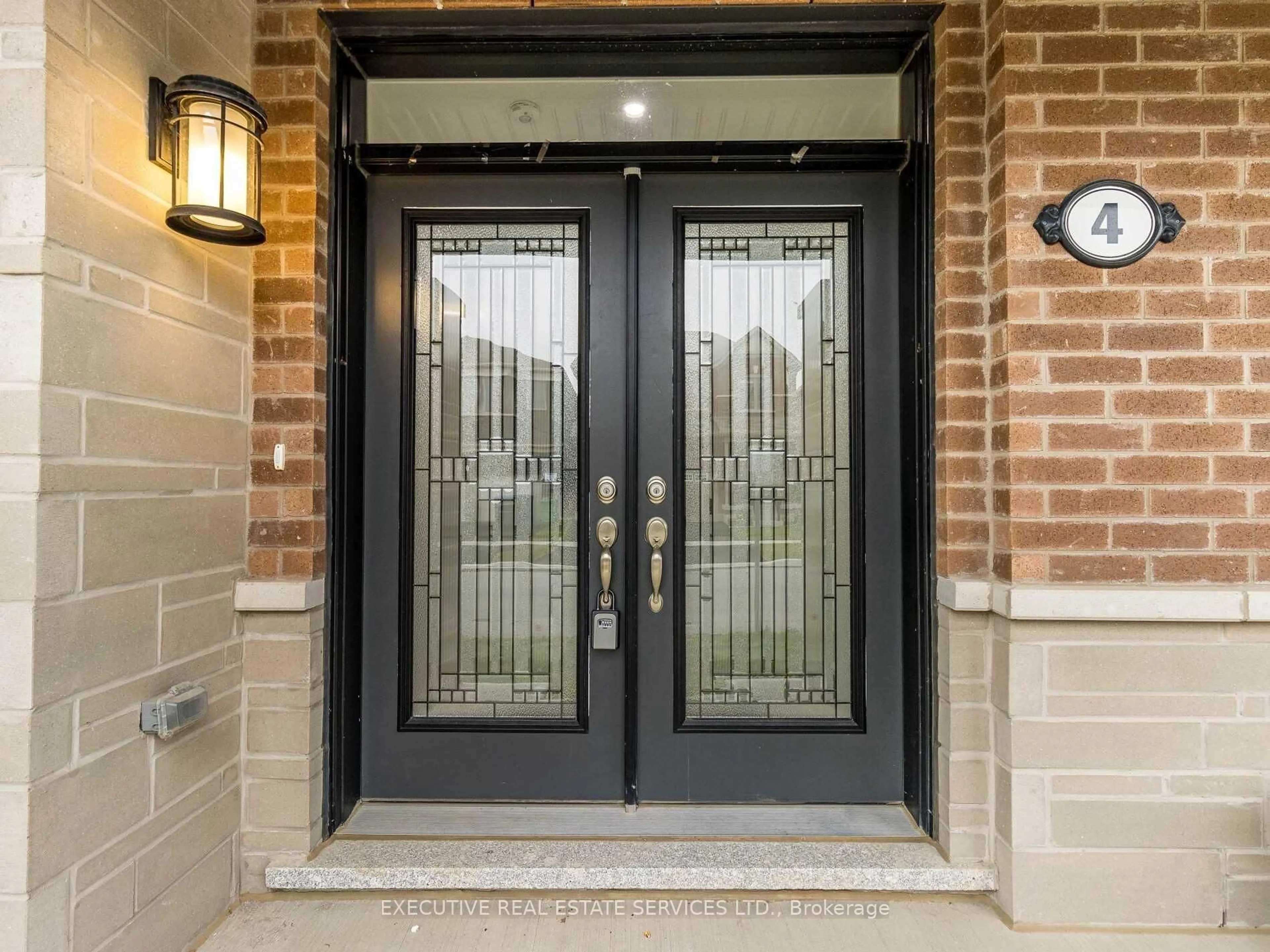 Indoor entryway for 4 Brenscombe Rd, Brampton Ontario L7A 5E8