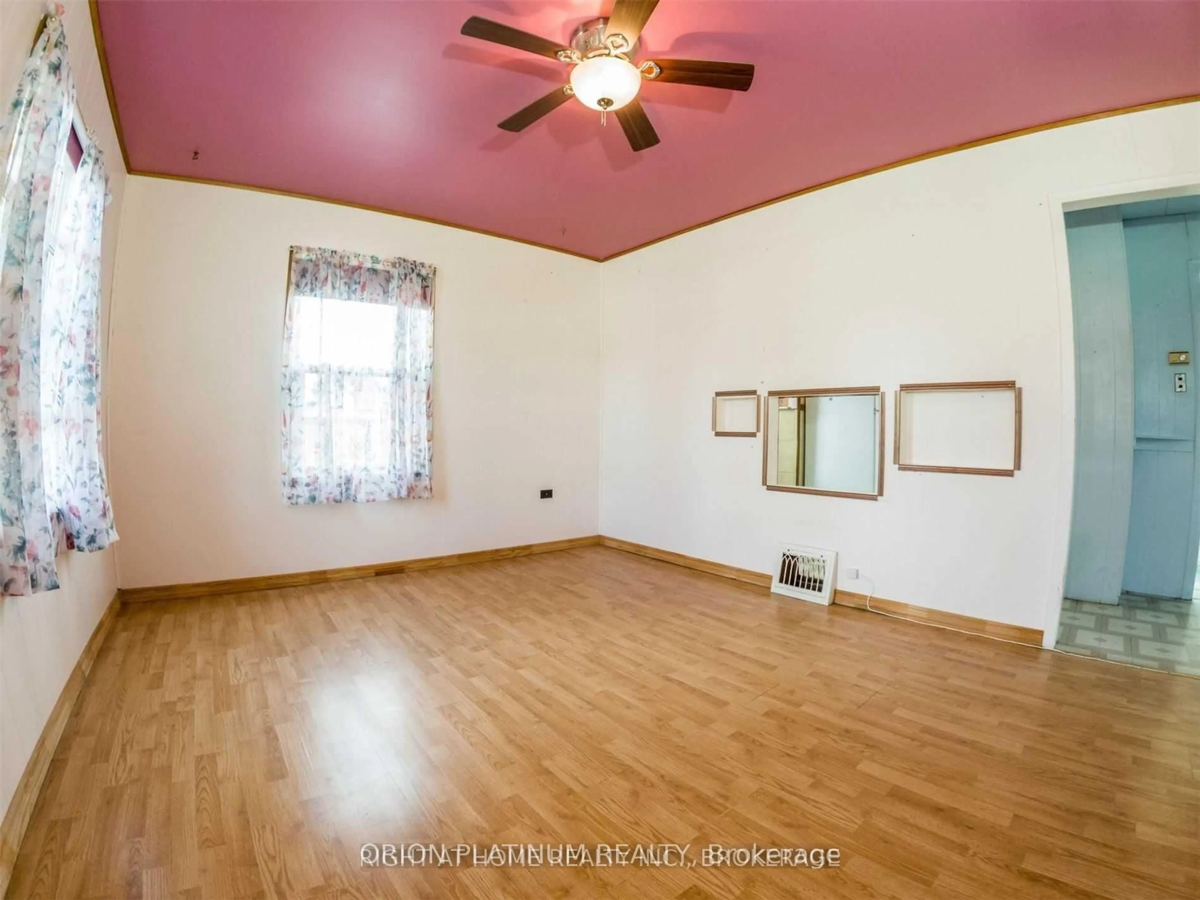 A pic of a room for 1 McCallum Crt, Toronto Ontario M8Y 1M6