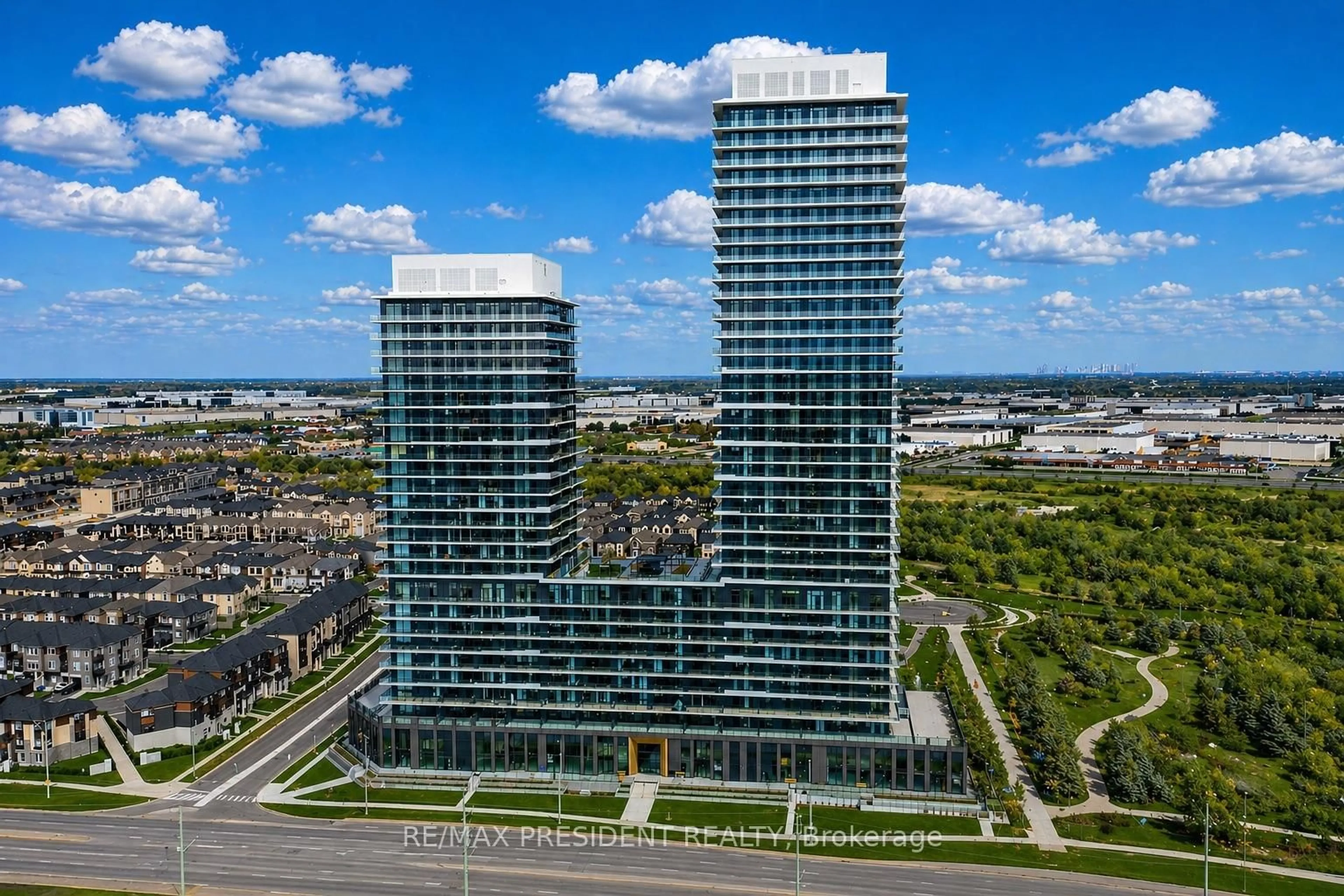 A pic from outside/outdoor area/front of a property/back of a property/a pic from drone, city buildings view from balcony for 15 Skyridge Dr #2218, Brampton Ontario L6P 4S3