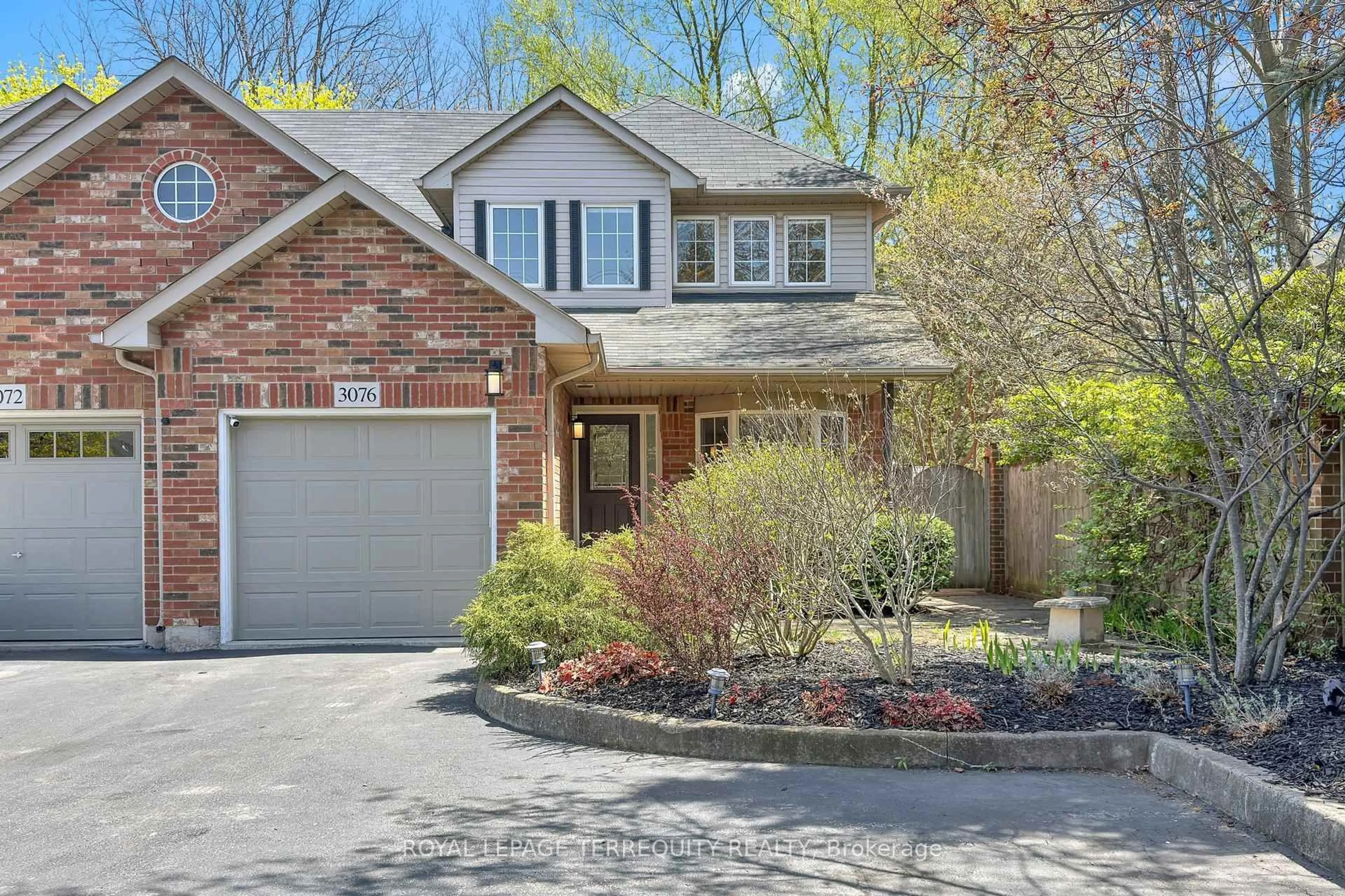 Home with brick exterior material, street for 3076 Lakeshore Rd, Oakville Ontario L6L 1J2
