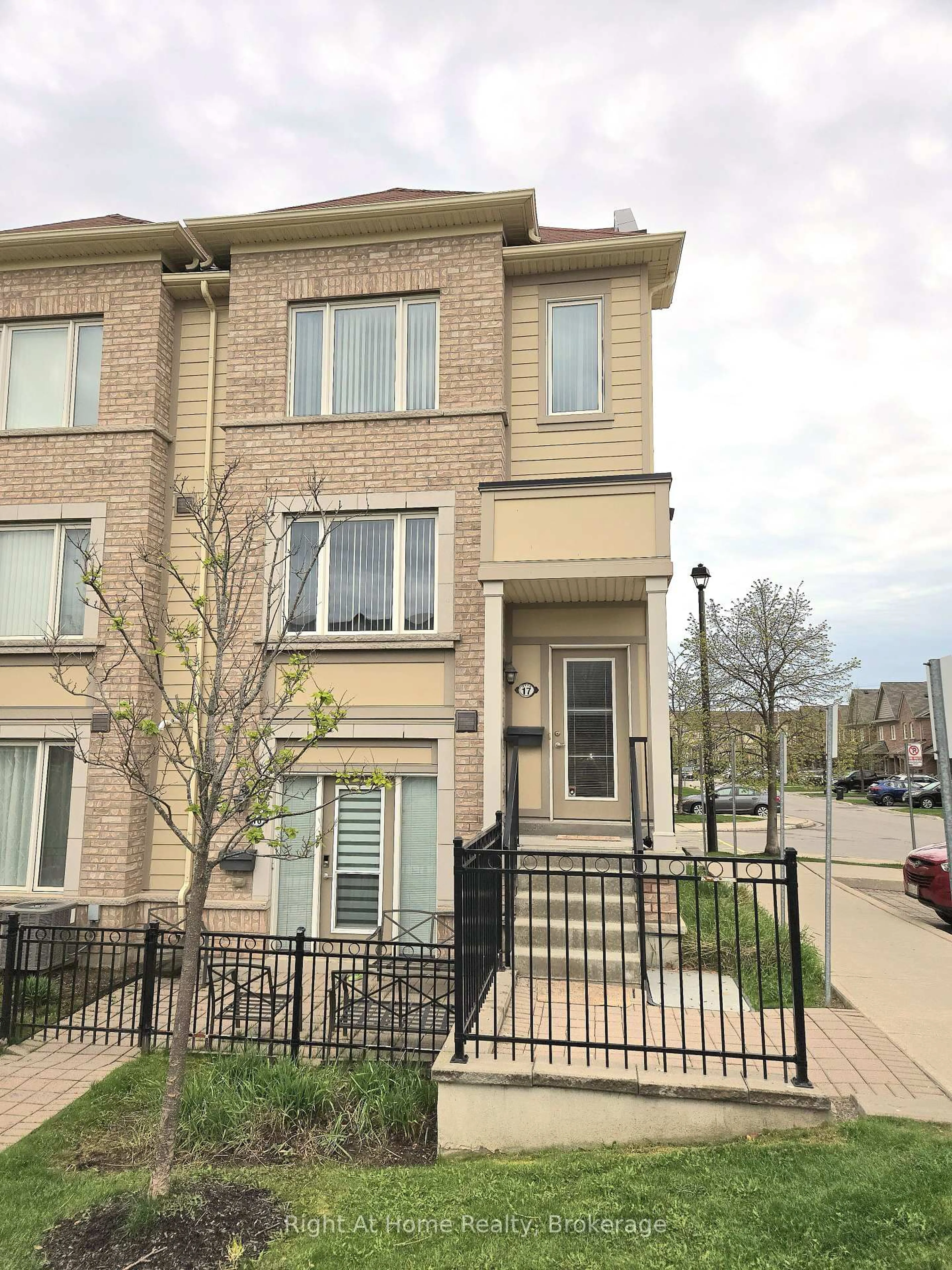 Unknown for 3115 Boxford Cres #17, Mississauga Ontario L5M 8N8