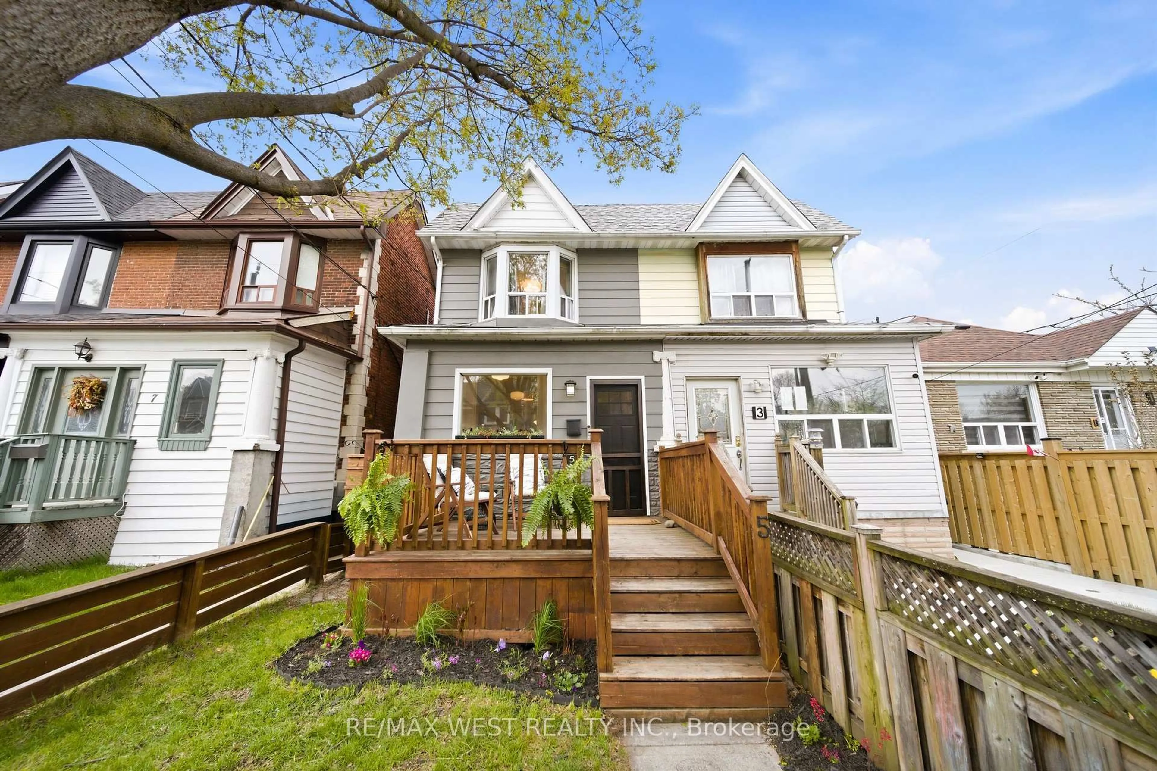 Unknown for 5 Norval St, Toronto Ontario M6N 3Z1
