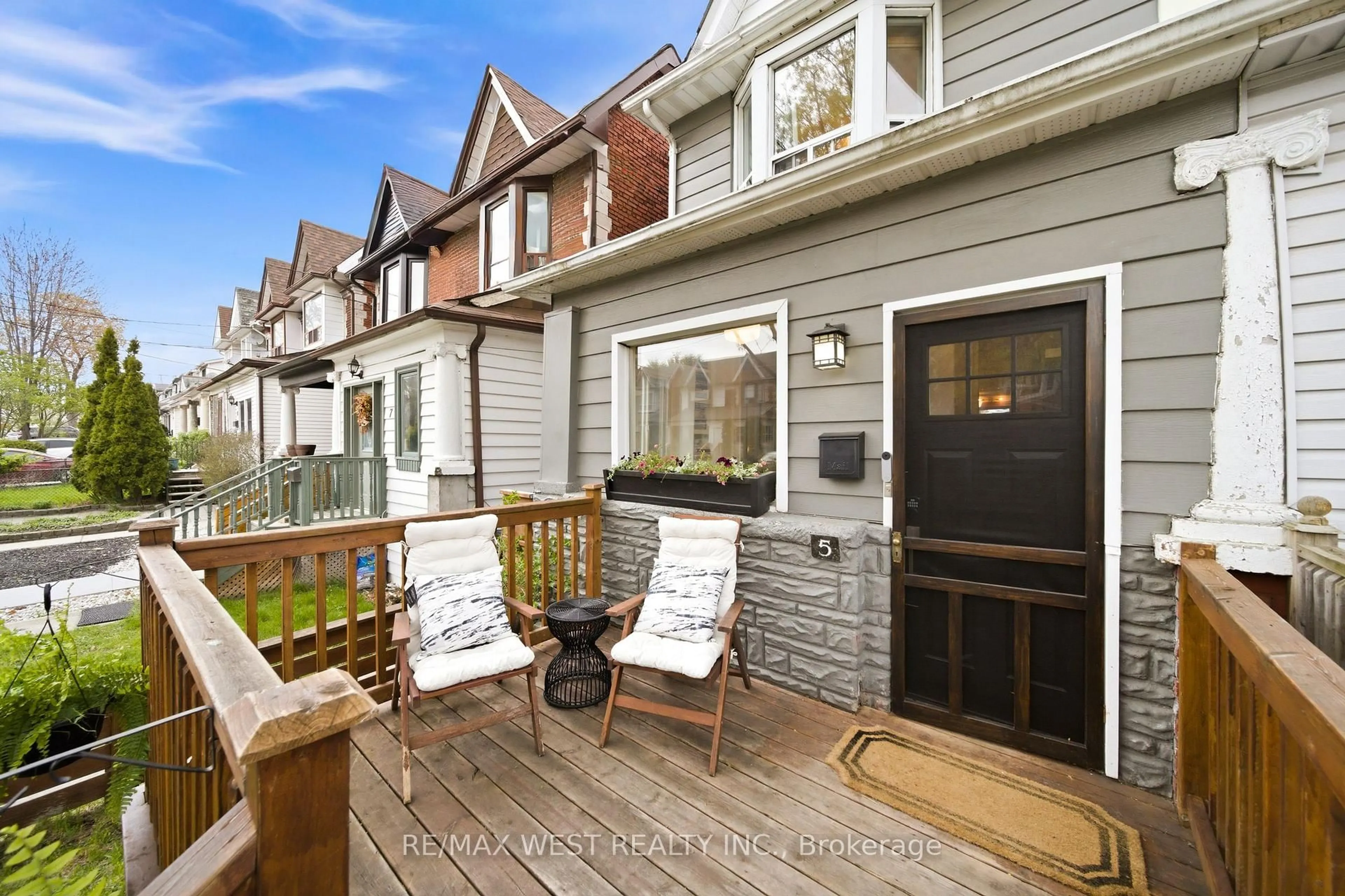 Unknown for 5 Norval St, Toronto Ontario M6N 3Z1