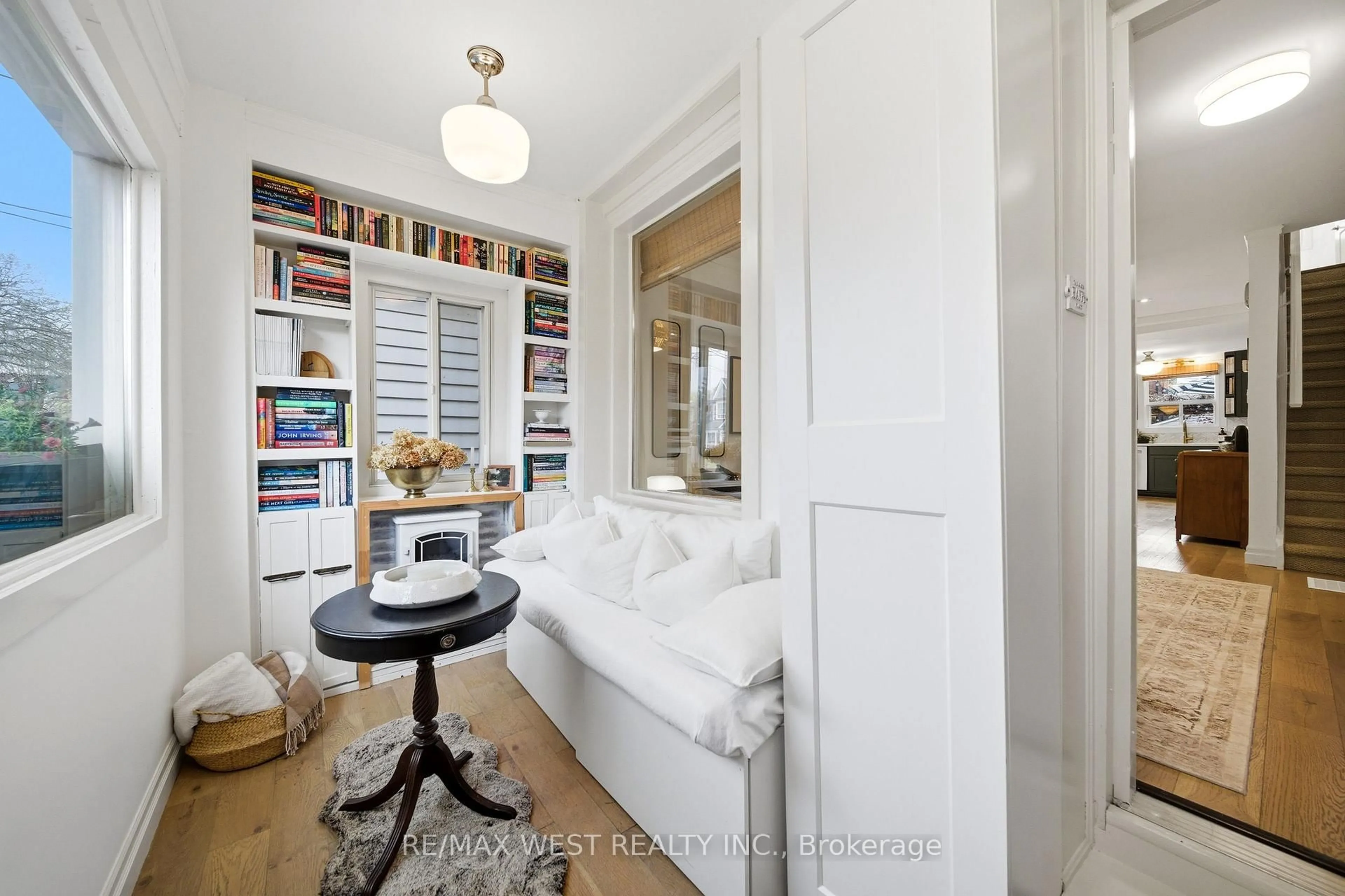 Unknown for 5 Norval St, Toronto Ontario M6N 3Z1