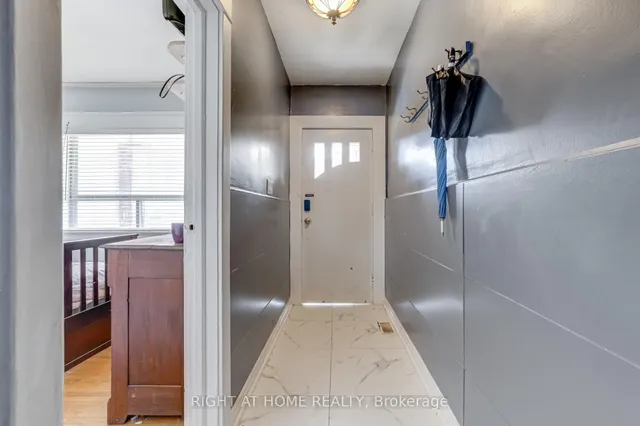 16 Pryor Ave, Toronto 2