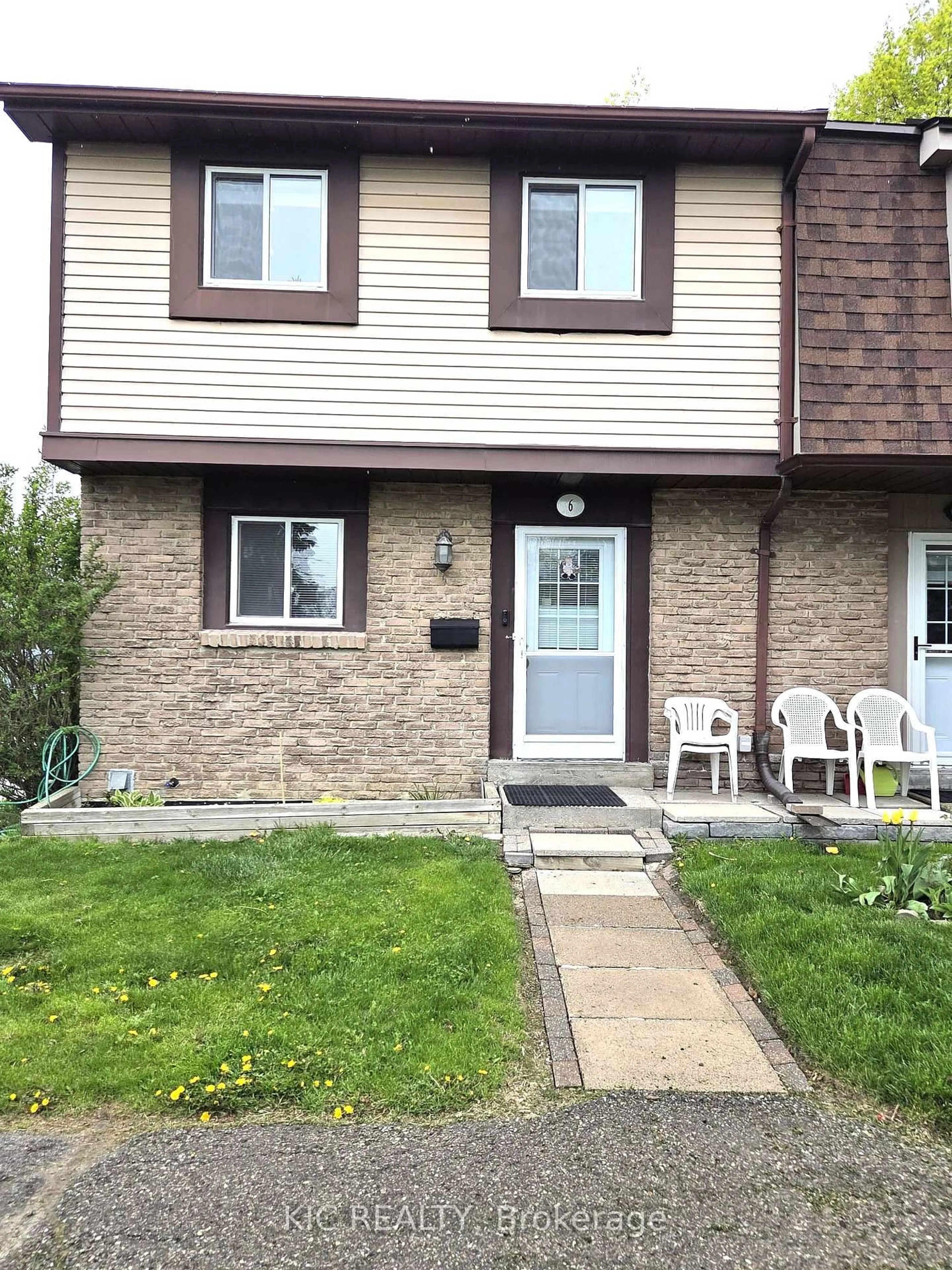 Patio, street for 93 Hansen Rd #6, Brampton Ontario L6V 3C8
