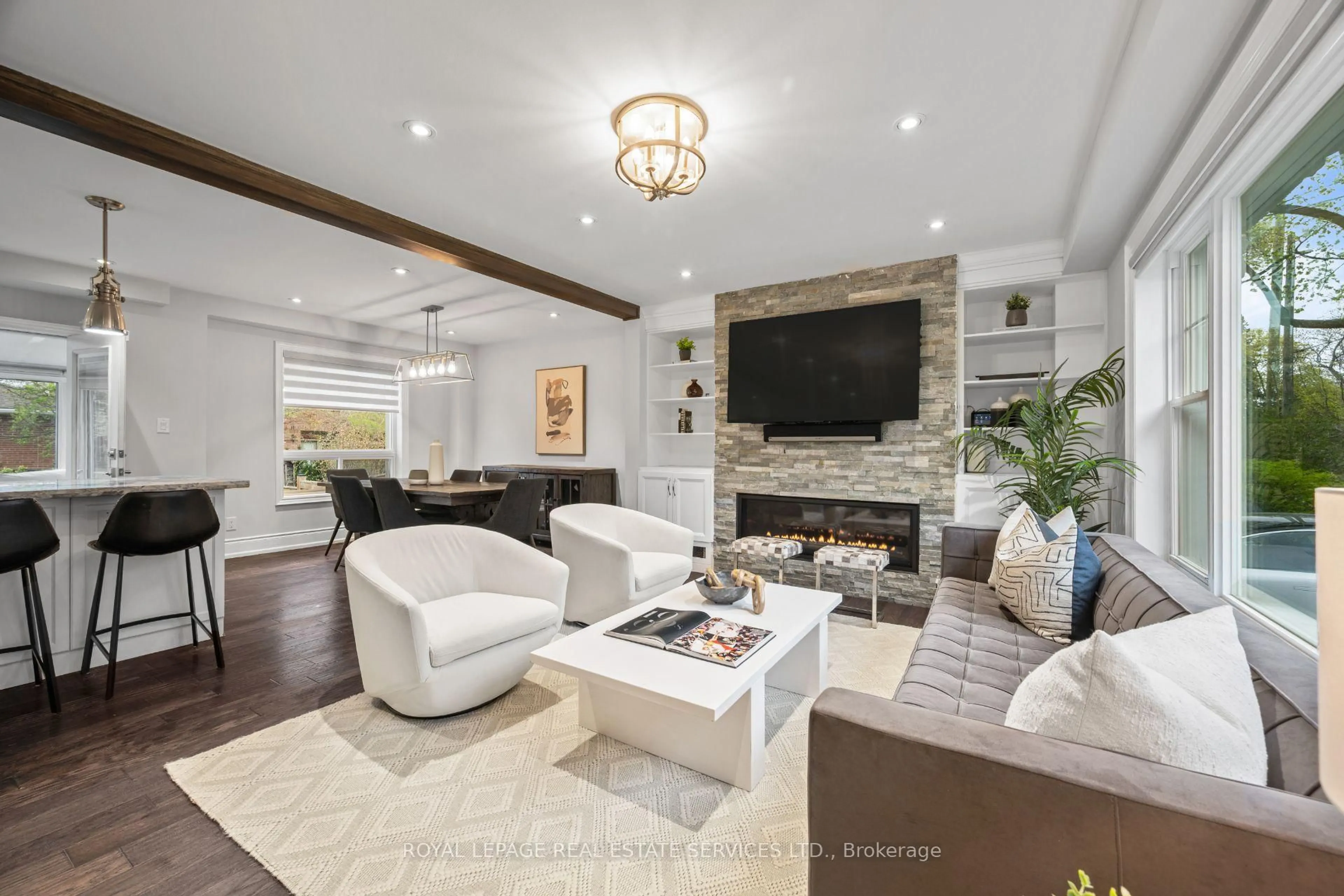Living room with furniture, unknown for 10 Glenellen Dr, Toronto Ontario M8Y 2H3
