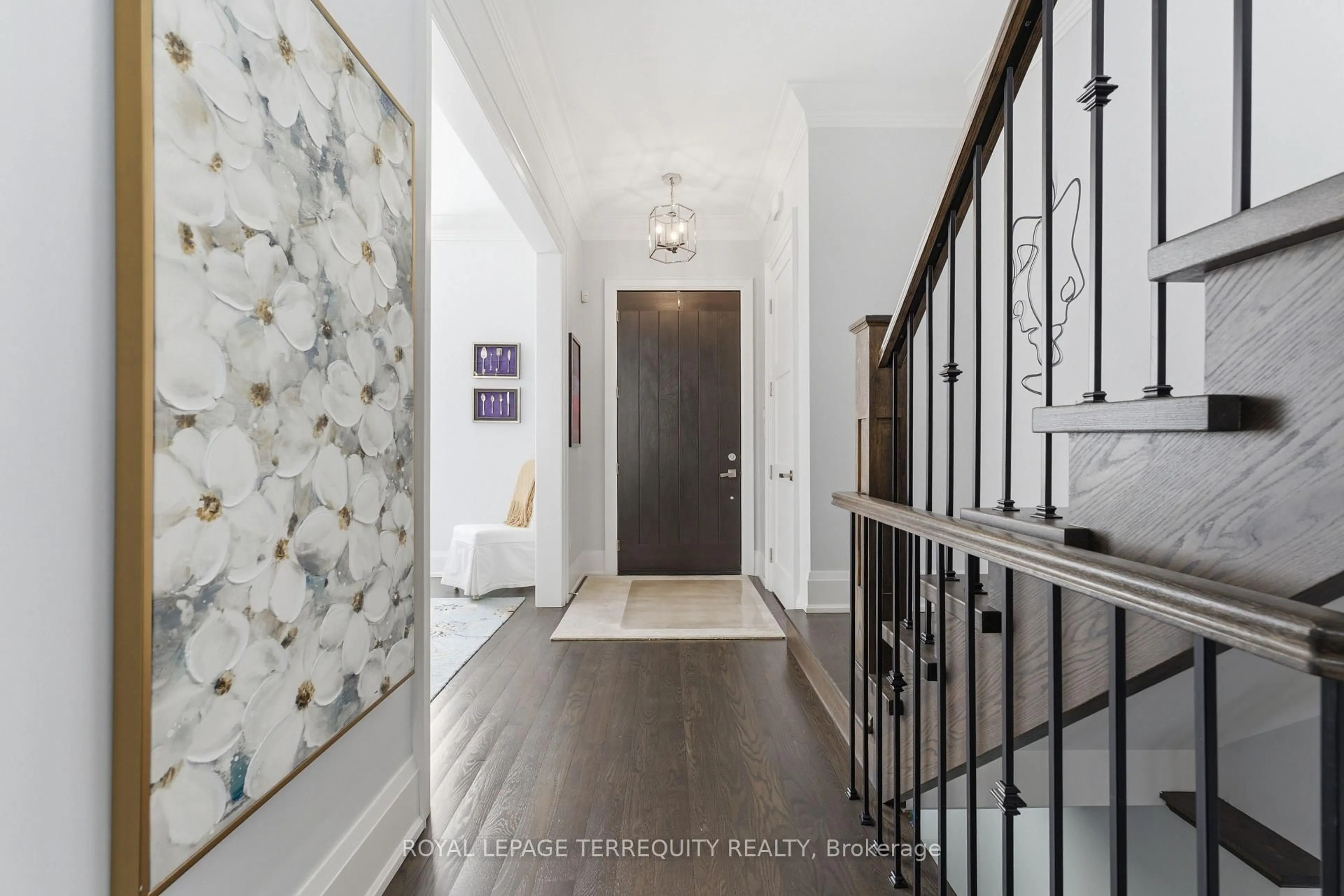 Indoor entryway for 130 Edgecroft Rd, Toronto Ontario M8Z 2C3