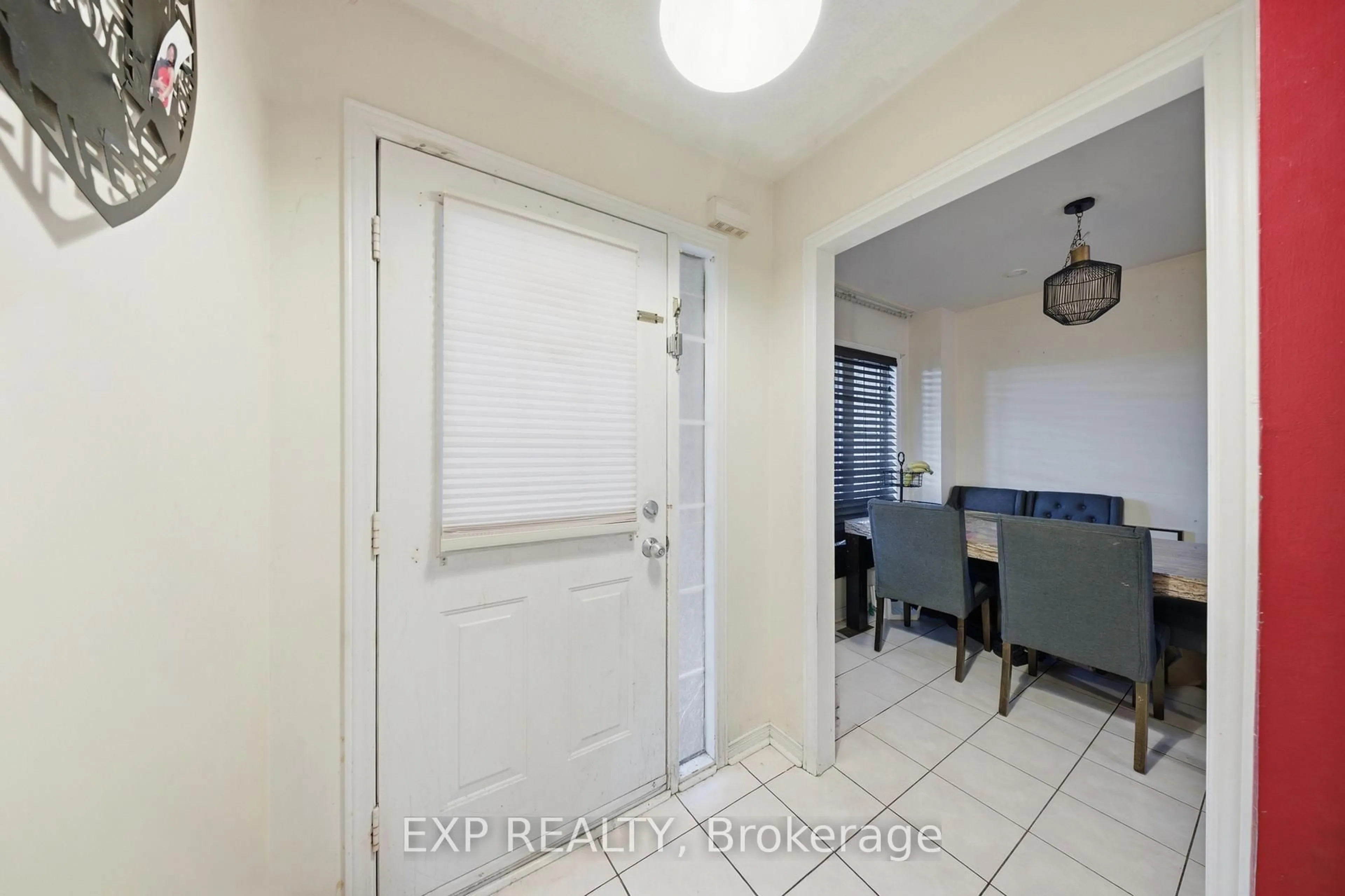 Indoor entryway for 7115 Rexwood Rd #65, Mississauga Ontario L4T 4L4