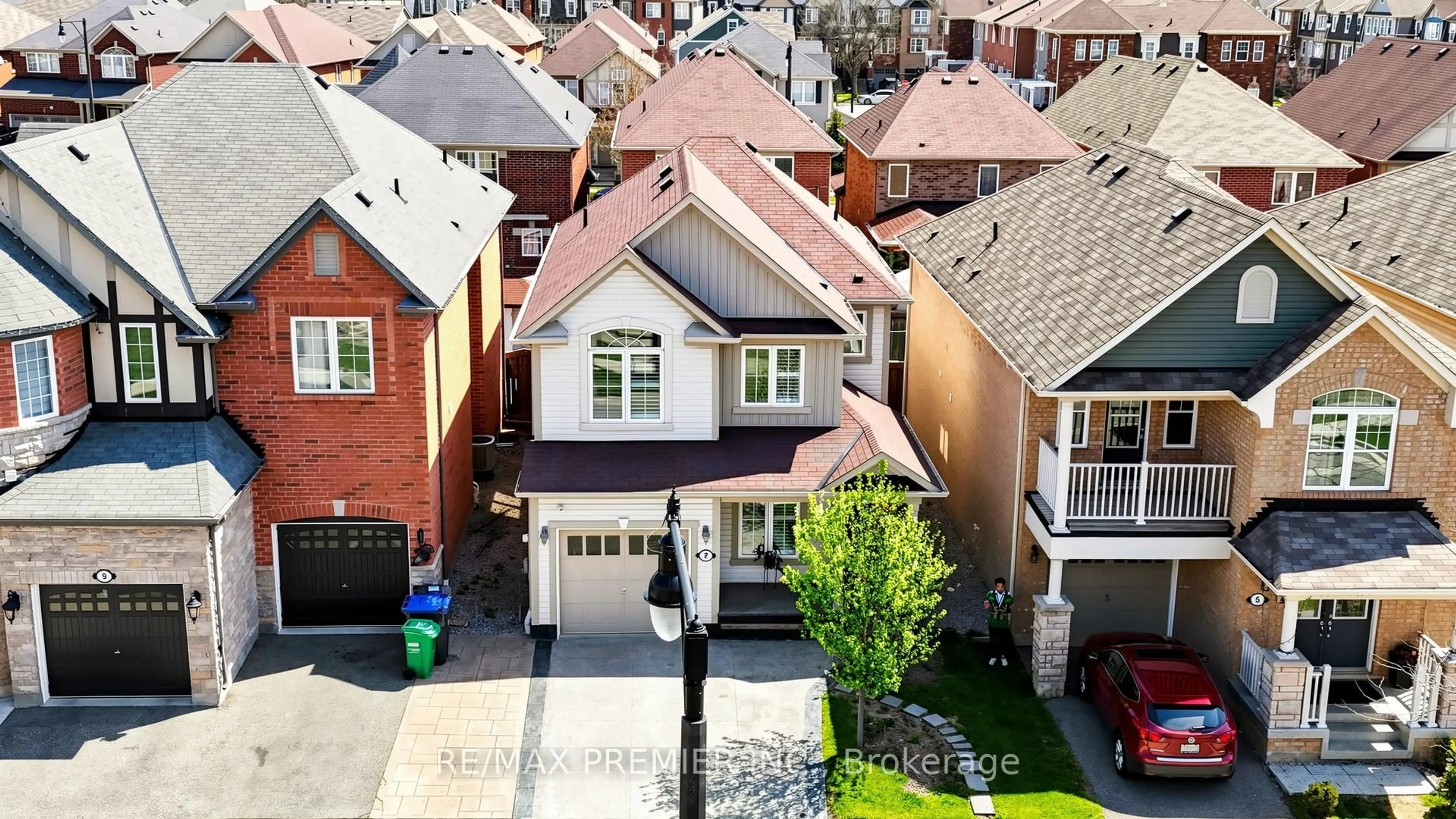 A pic from outside/outdoor area/front of a property/back of a property/a pic from drone, street for 7 Stemford Rd, Brampton Ontario L7A 0S5