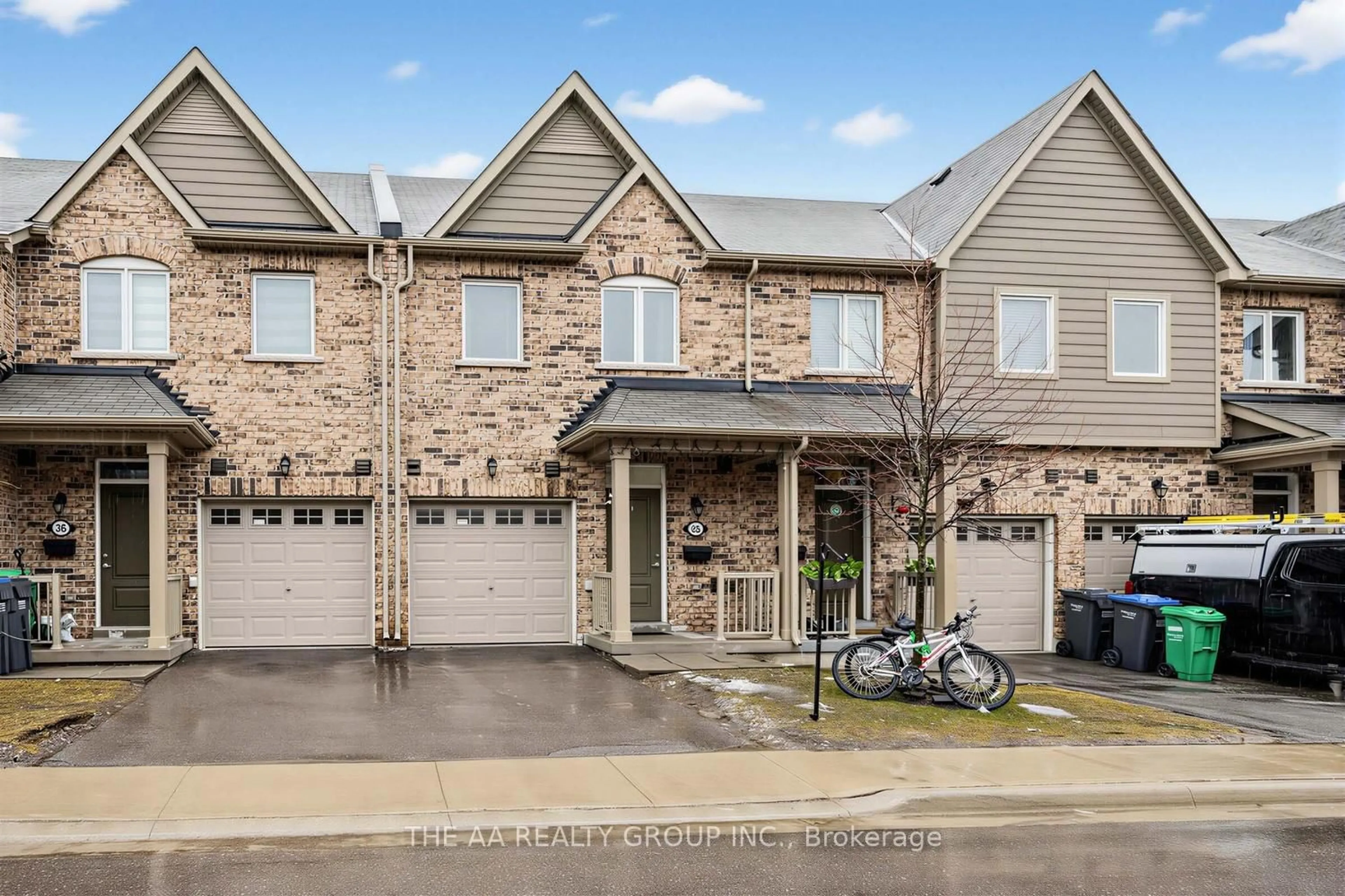 Home with brick exterior material, street for 50 Edinburgh Dr #35, Brampton Ontario L6Y 6A7