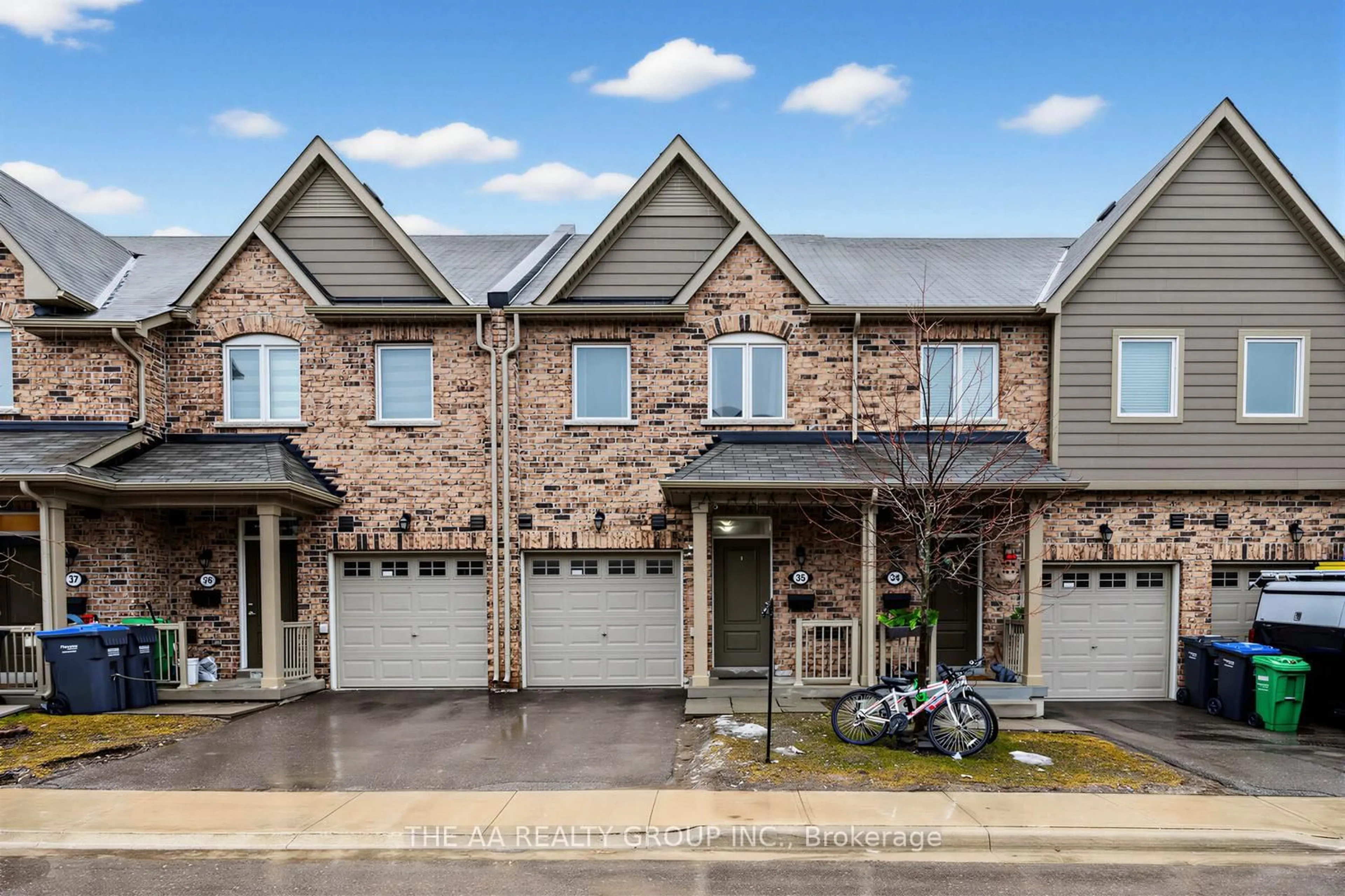 Home with brick exterior material, street for 50 Edinburgh Dr #35, Brampton Ontario L6Y 6A7