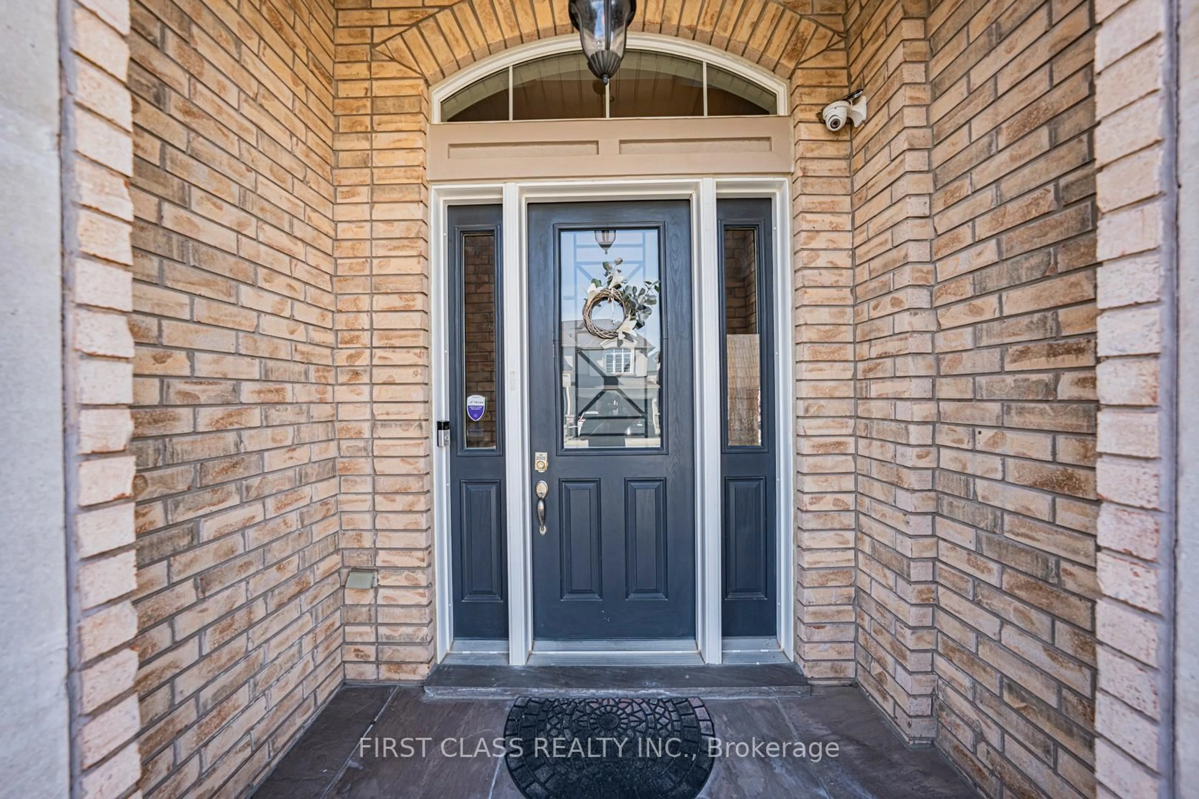 Indoor entryway for 549 Daniel Clarke Way, Oakville Ontario L6M 0N9