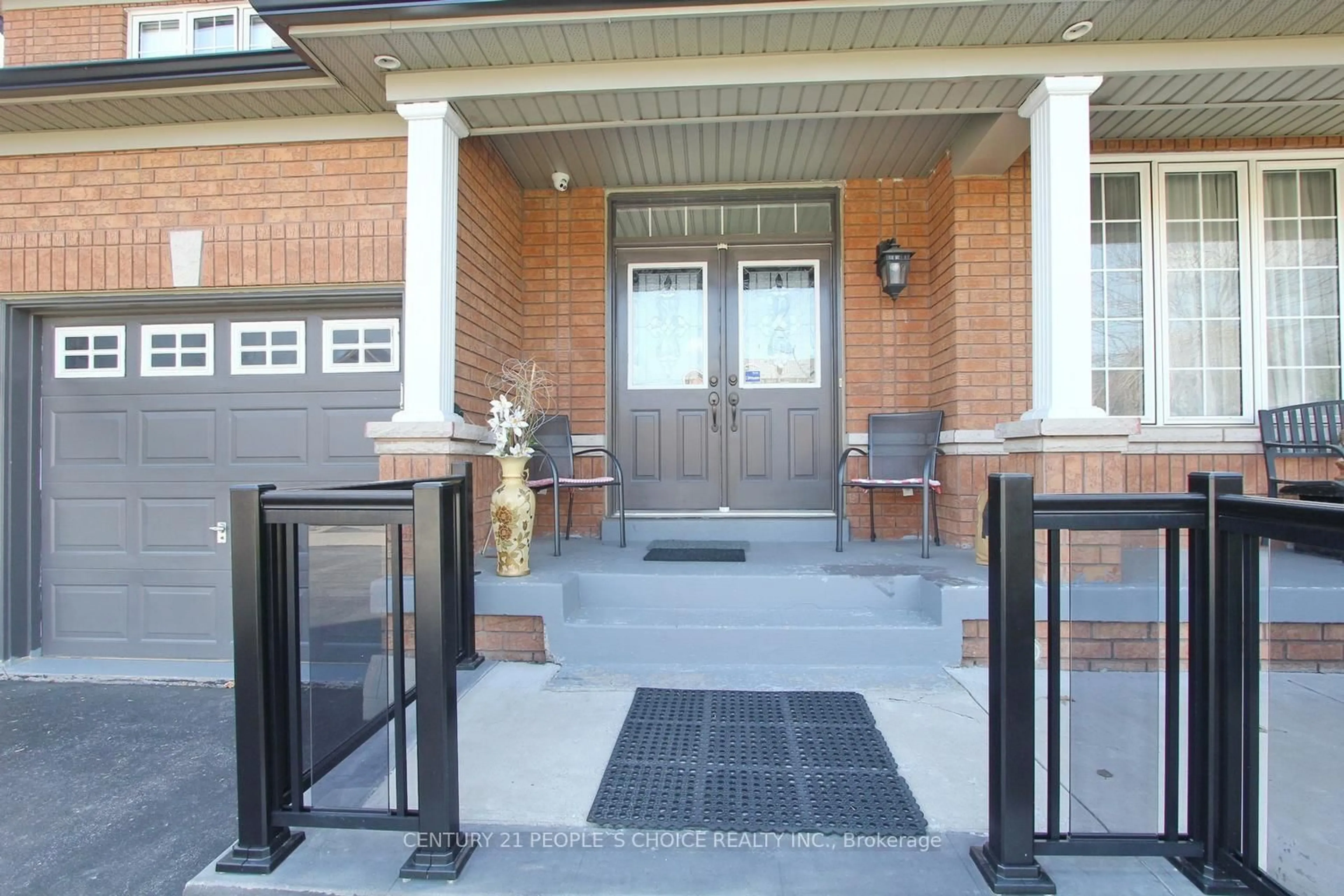 Indoor entryway for 58 Brunetta Way, Brampton Ontario L6P 1M9