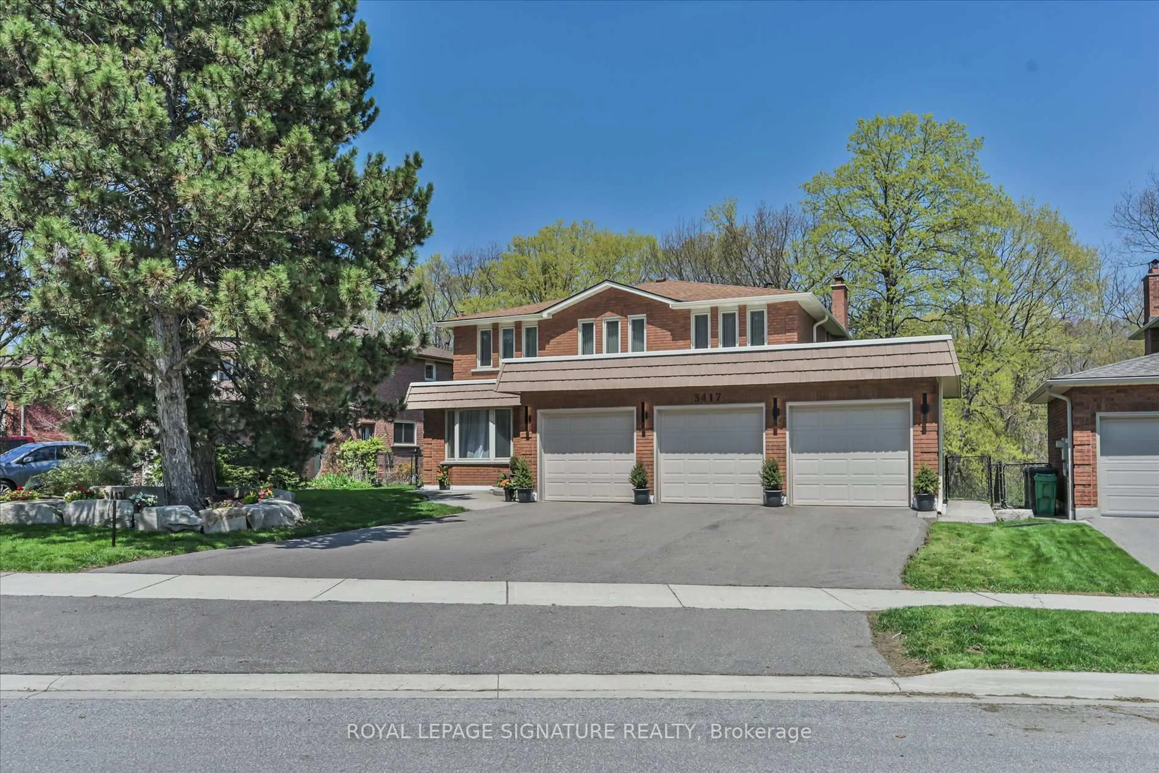 Home with brick exterior material, street for 3417 Sanderling Cres, Mississauga Ontario L5L 3P4