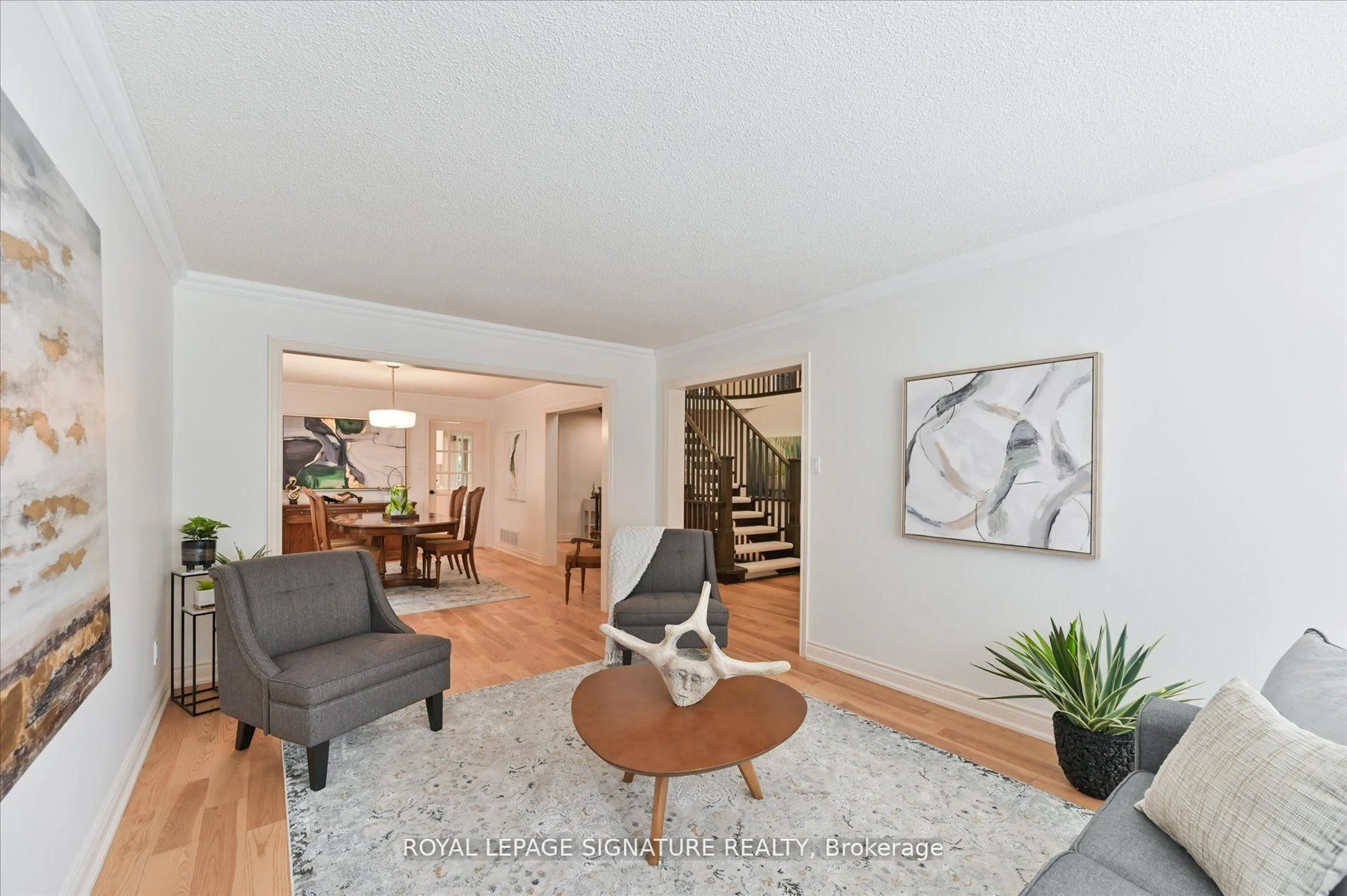 Living room with furniture, unknown for 3417 Sanderling Cres, Mississauga Ontario L5L 3P4