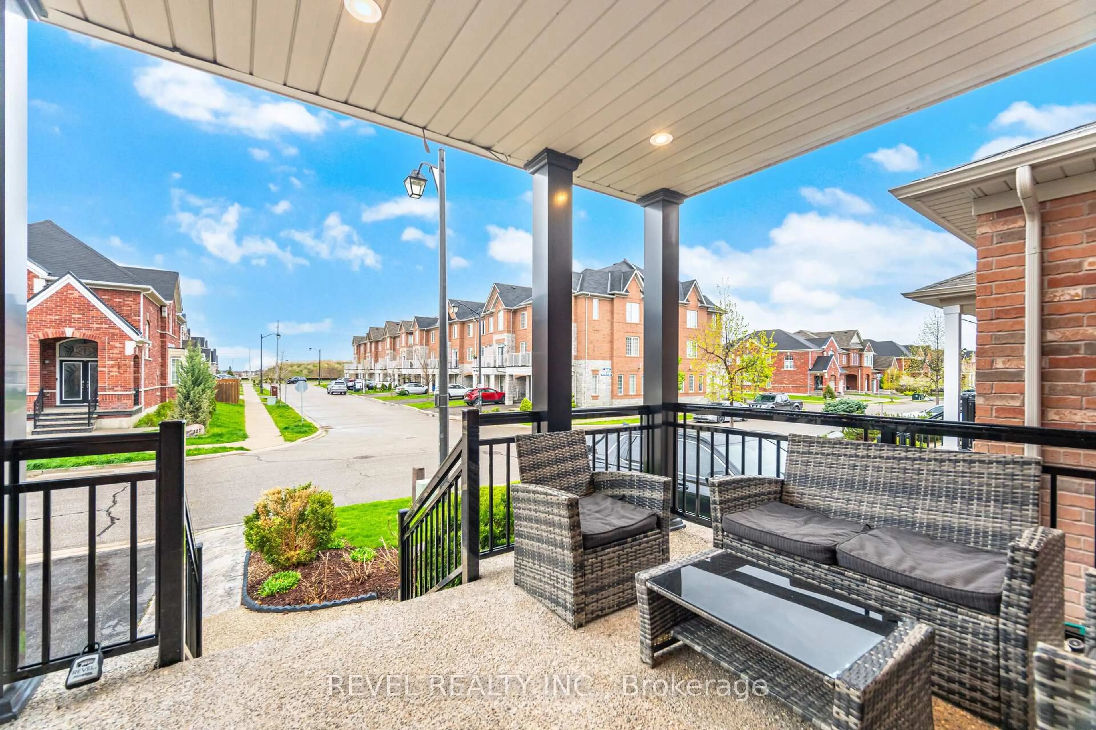 Patio, water/lake/river/ocean view for 323 BESSBOROUGH Dr, Milton Ontario L9T 8P5