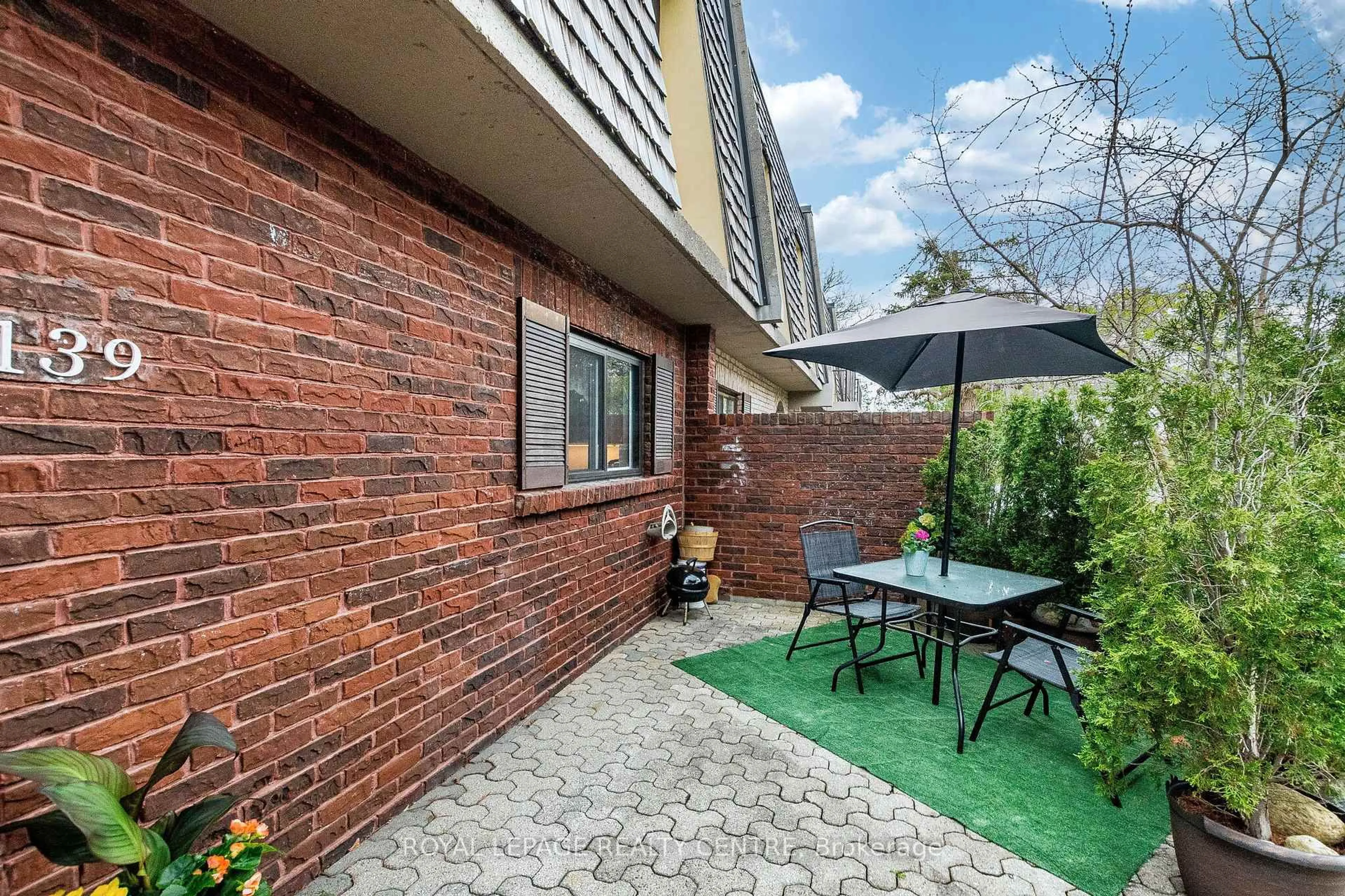 Patio, street for 1250 Mississauga Valley Blvd #139, Mississauga Ontario L5A 3R6